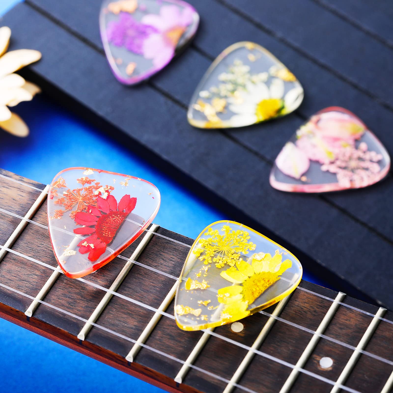 5 Pieces Flower Guitar Picks Dried Flower Resin Guitar Picks Handmade Plectrums Stylish Colorful Guitar Plectrums Floral Bass Picks For Electric, Acoustic Guitar Bass Ukulele, 5 Styles