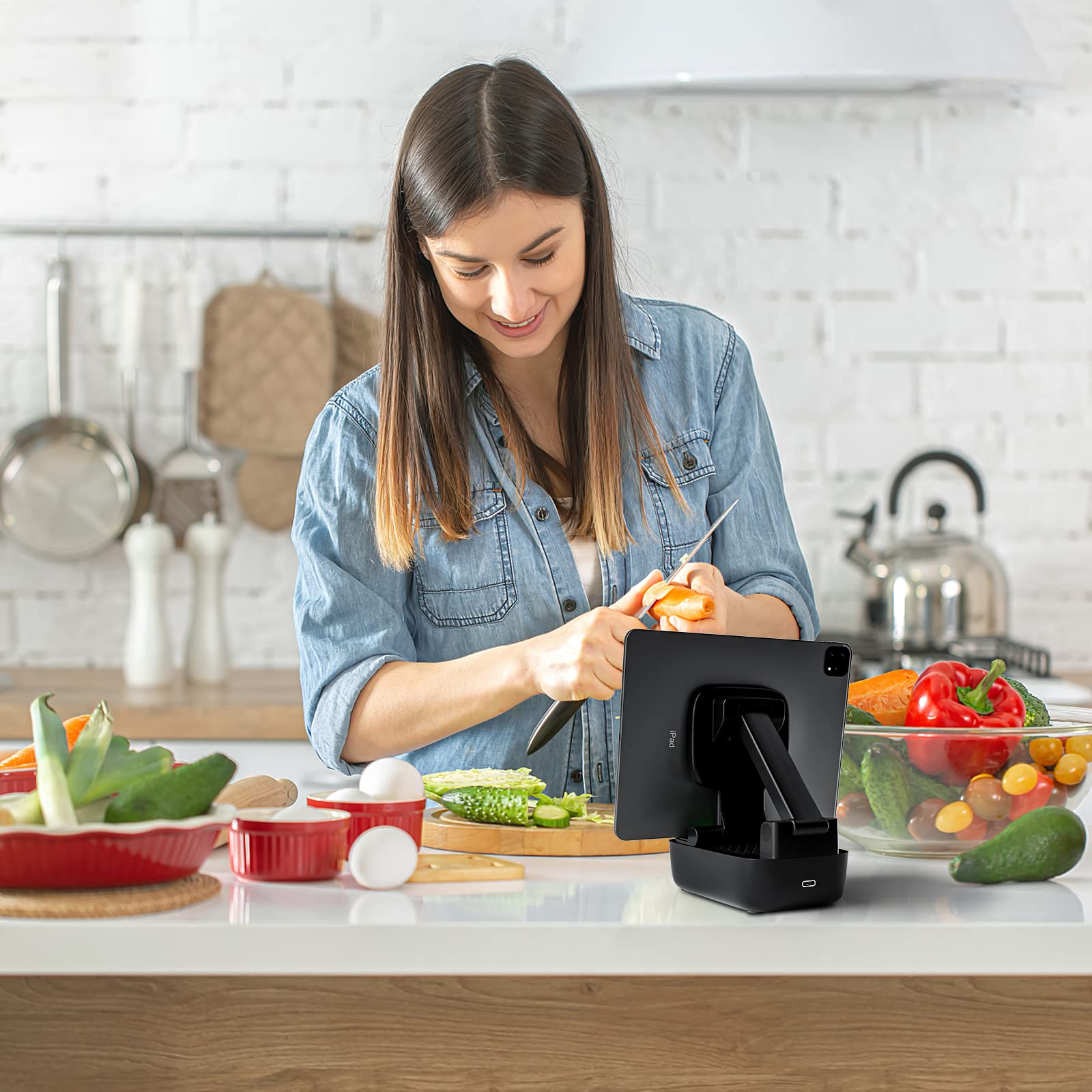 Gifts For Men Women,Birthday Gifts,Cell Phone Stand With Wireless Bluetooth Speaker, Punchy Bass & Hd Stereo Sound Speaker For Home & Outdoors Compatible With Iphone/Ipad/Samsung Black