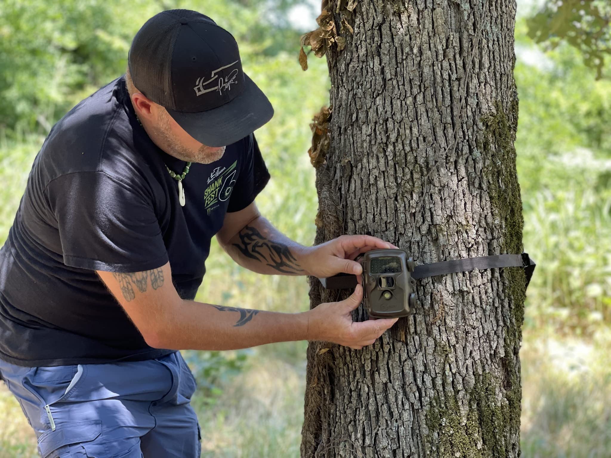 Covert Scouting Cameras Mp30 Combo Pack W/Batteries & Sd Card (Cc0050)