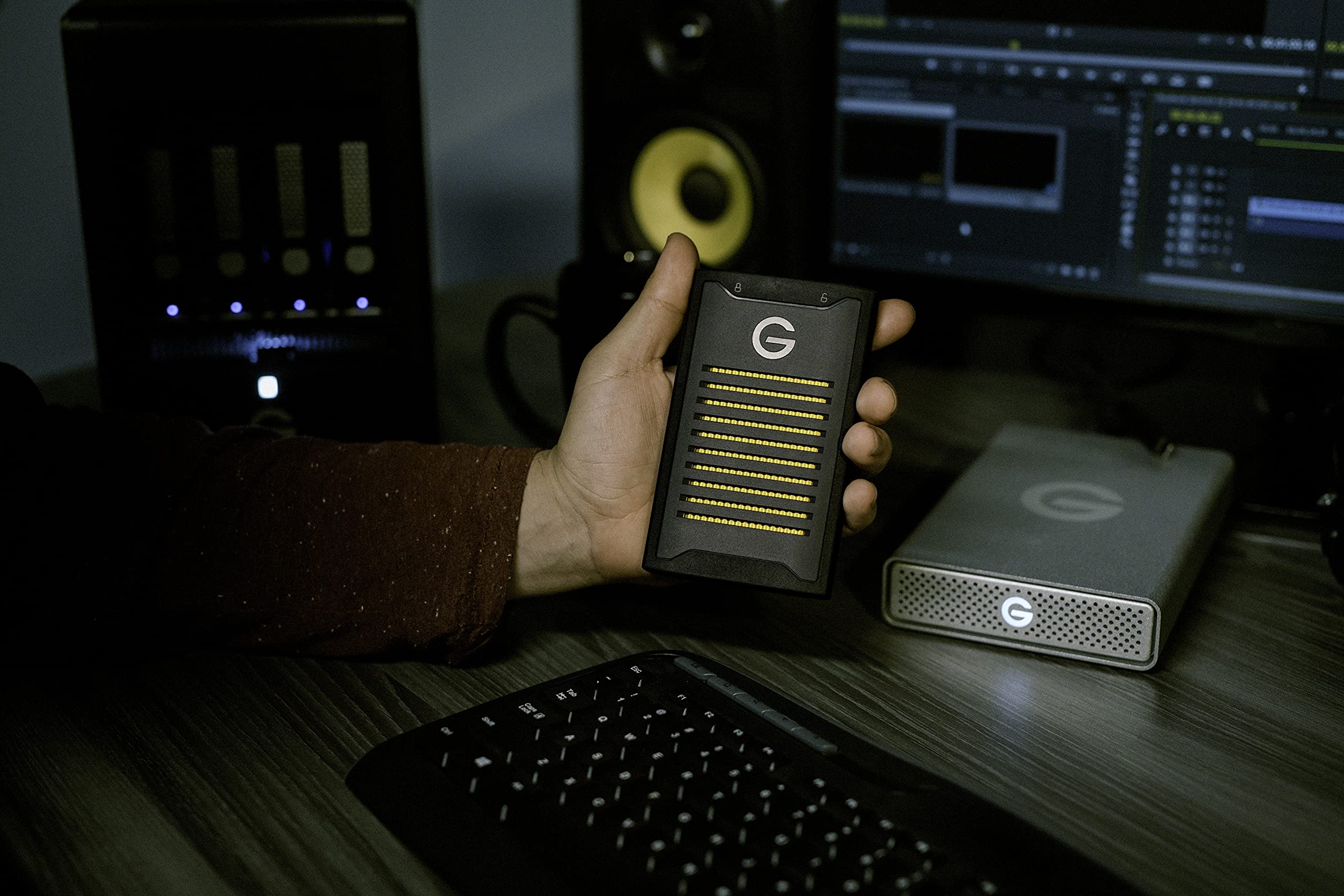 Sandisk Professional 2Tb G Drive Armorlock Ssd   Encrypted Nvme Solid State Drive, 1000Mb/S, Usb C, High Level Security, Ultra R