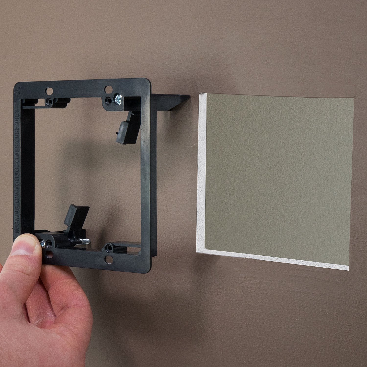 Fosmon Low Voltage Mounting Bracket 2 Gang HD8128 ABS Plastic Black