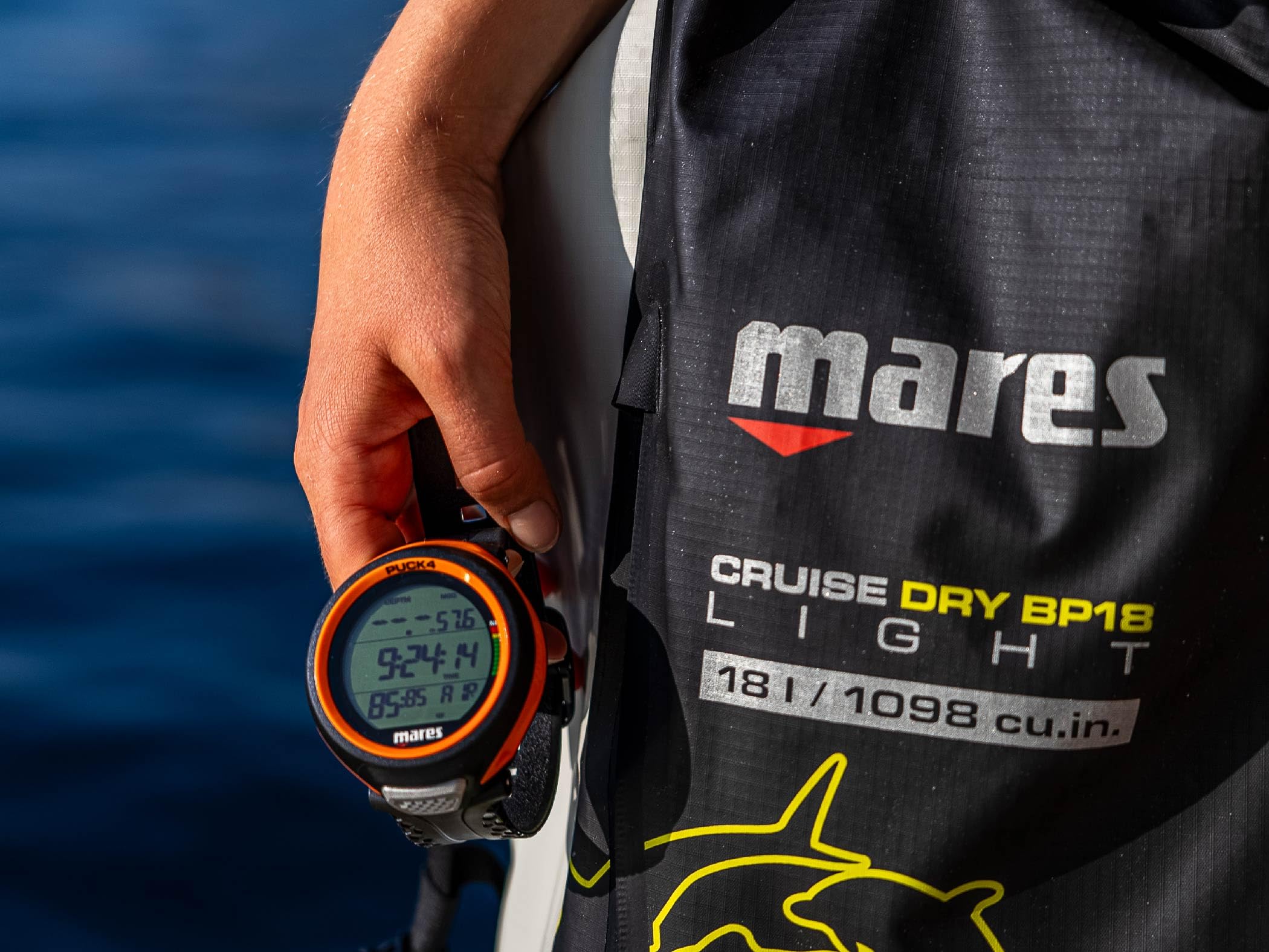 Mares Puck 4 Wrist Dive Computer | Entry-Level Watch-Style One Button Control Underwater Scuba Diving Computer, Black/Orange