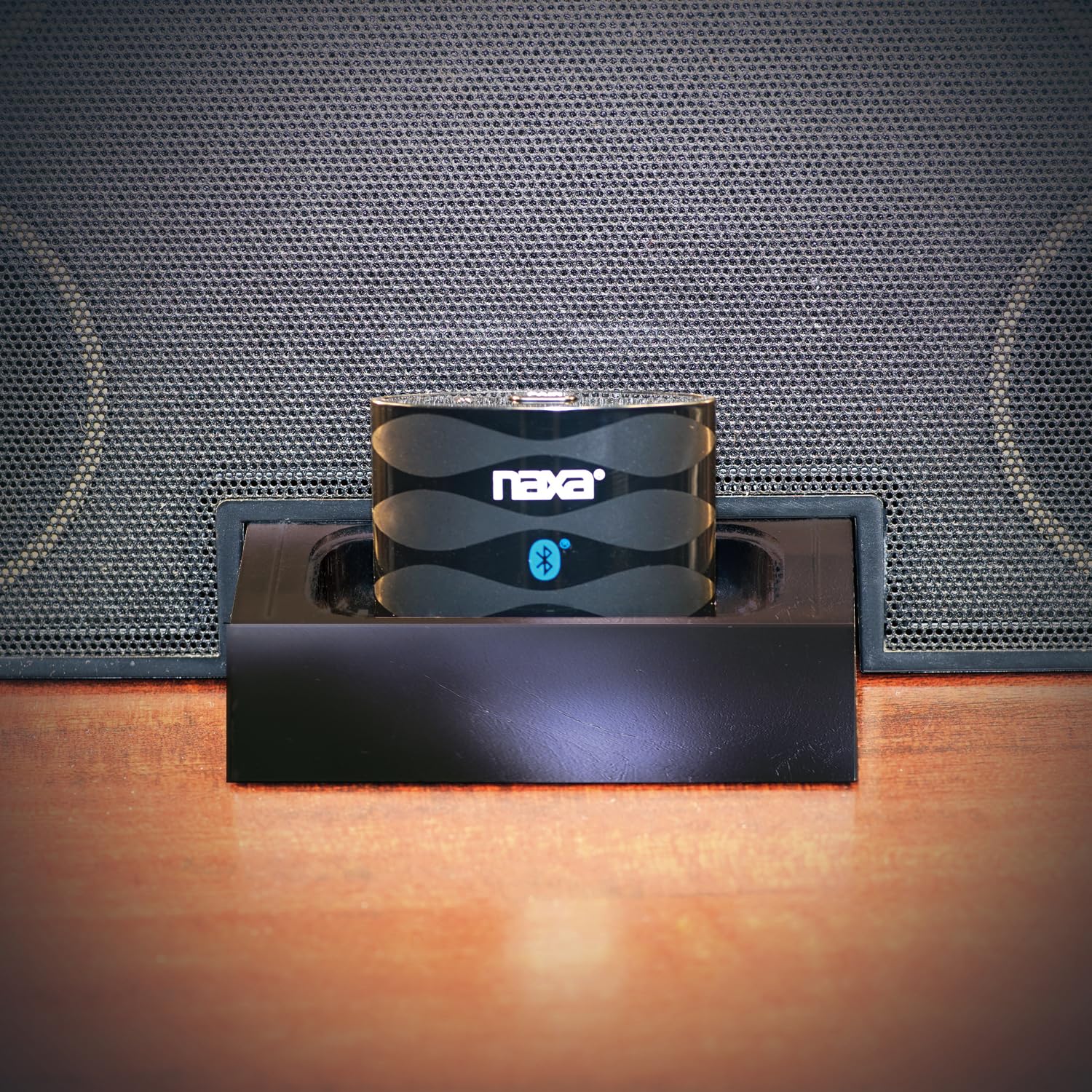 Naxa Bluetooth Wireless Receiver Adaptor 30 Pin Connector