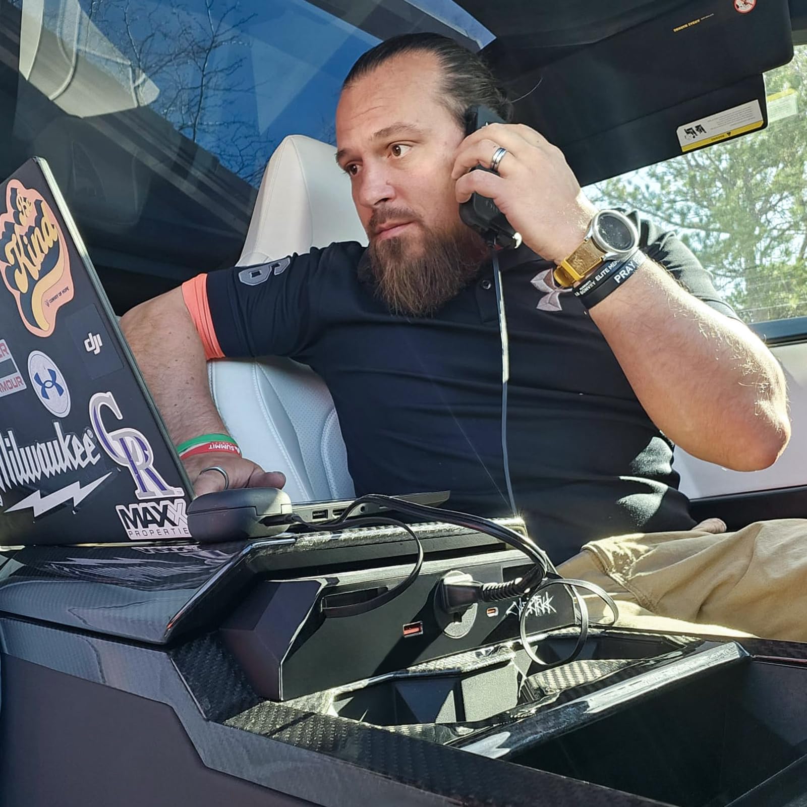 Cybertruck Usb Charger Hub With 110V Ac Outlet & Retractable Cables - Seamless Integration, 30W Pd/Qc3.0 Fast Phone Charge, Cent