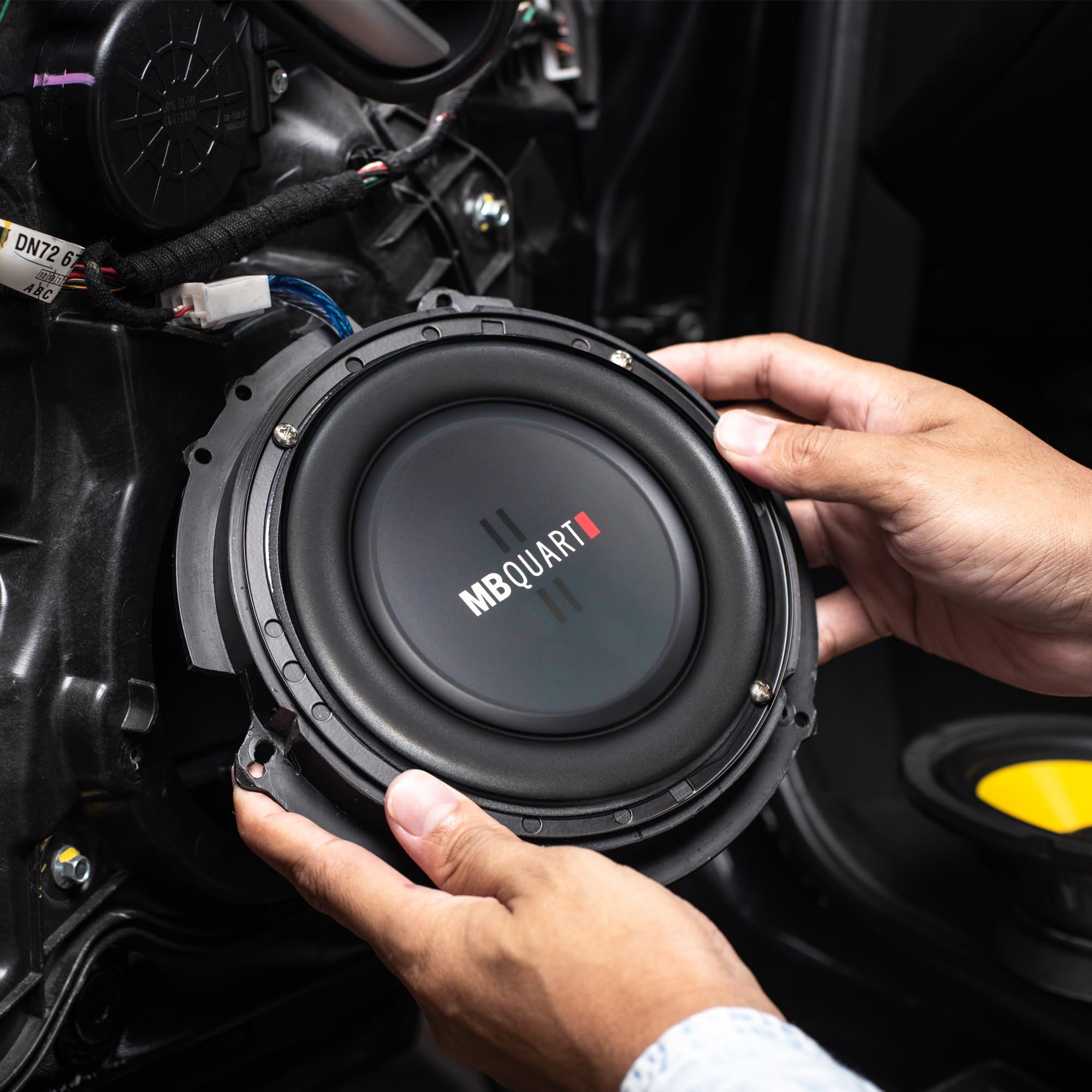 Mb Quart Ds1 204 Discus Shallow Mount Subwoofer (Black)   8 Inch Subwoofer, 400 Watt, Car Audio, 2 Inch Voice Coils, Uv Rubber S