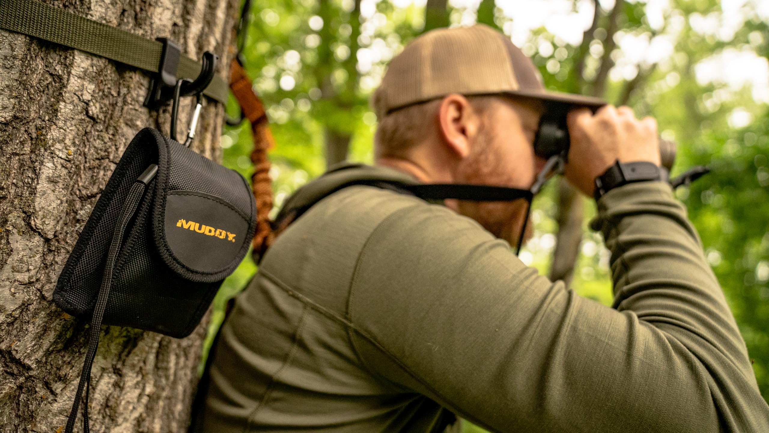 Muddy Hunting Outdoor Precision Rubber Trim Watertight Laser Range Finder, 1300 Yards W/Hd