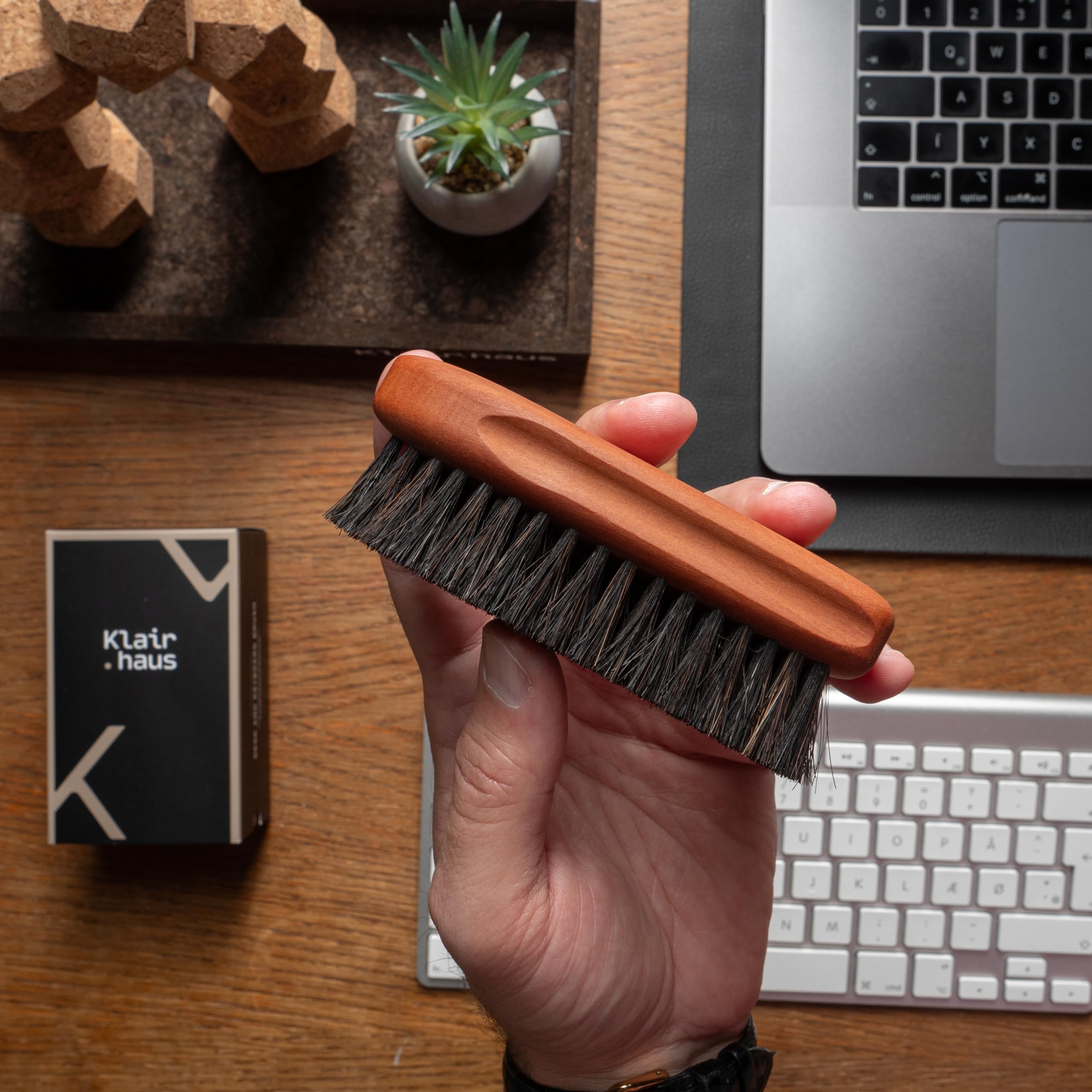 Klairhaus   Keyboard Cleaner & Desk Brush   Multi Use Designer Brush & Screen Cleaner For Computers, Laptops   Dust And Dirt Rem