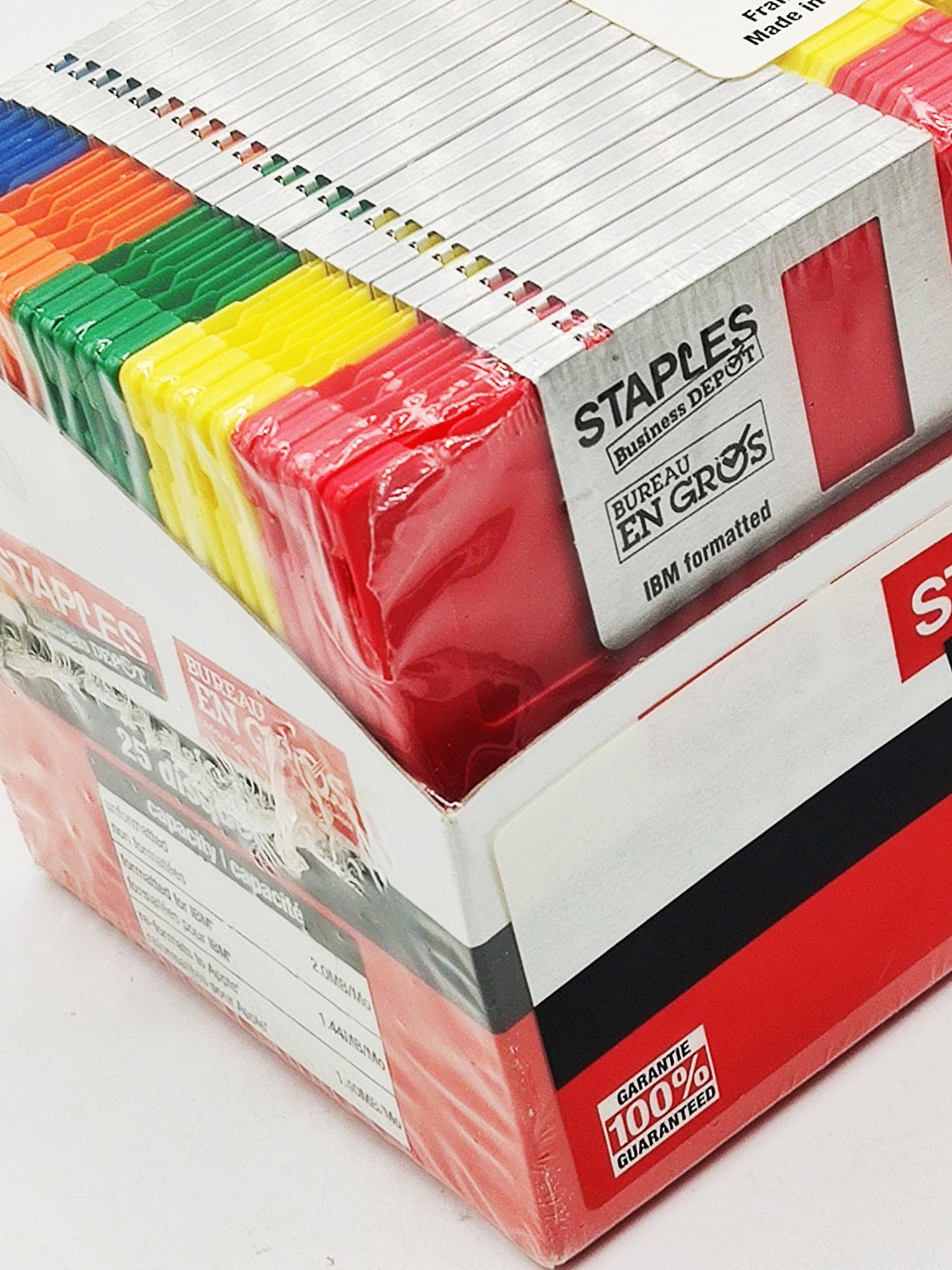 Staples 50/Pack 3.5 In. 1.44Mb Multi-Colored Floppy Diskettes, Pc/Ibm Formatted