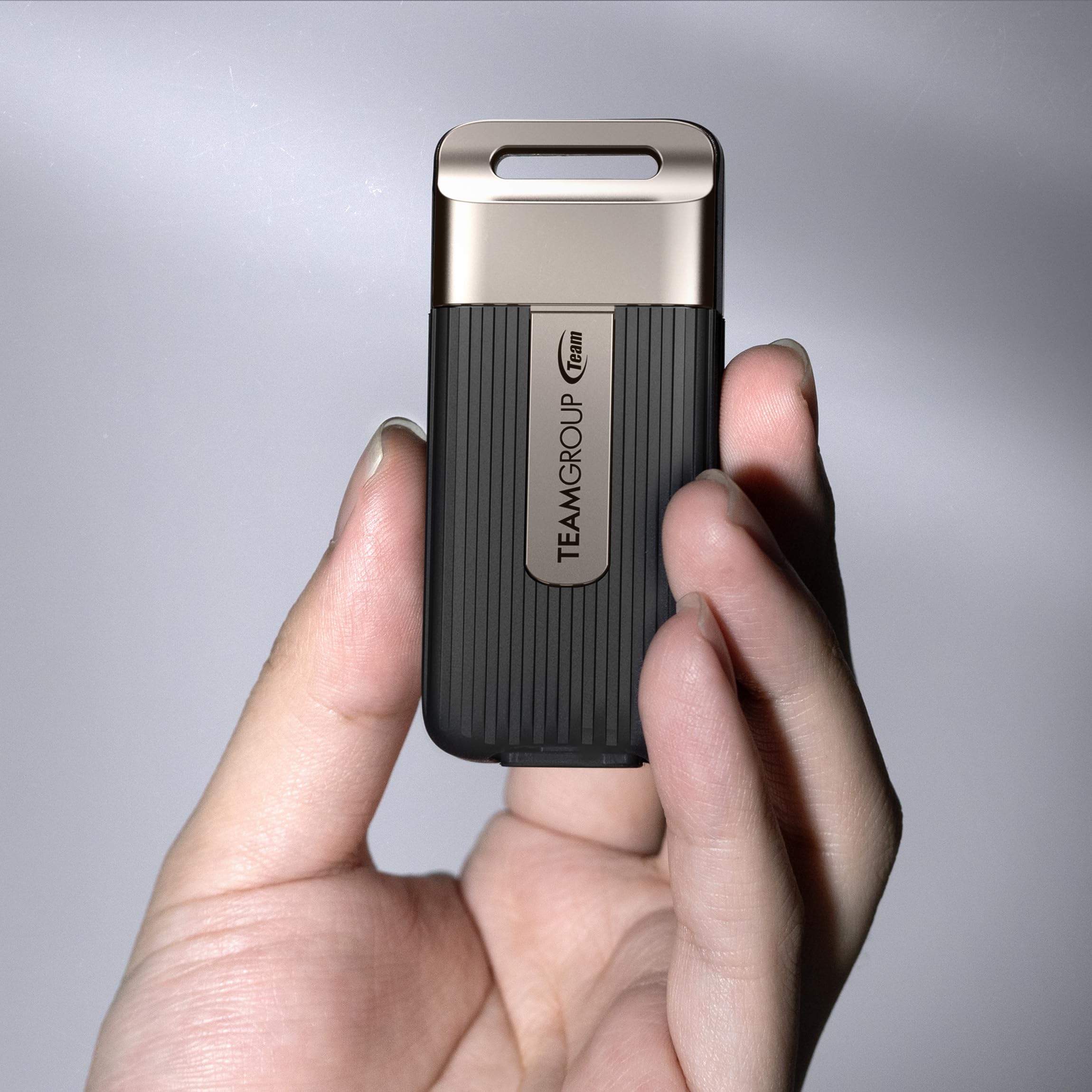 Teamgroup Pd20 1Tb Portable External Solid State Drive Ssd Read Up To 2000Mb/S Usb 3.2 Gen2X2 Type C Waterproof Dustproof Ip54 T