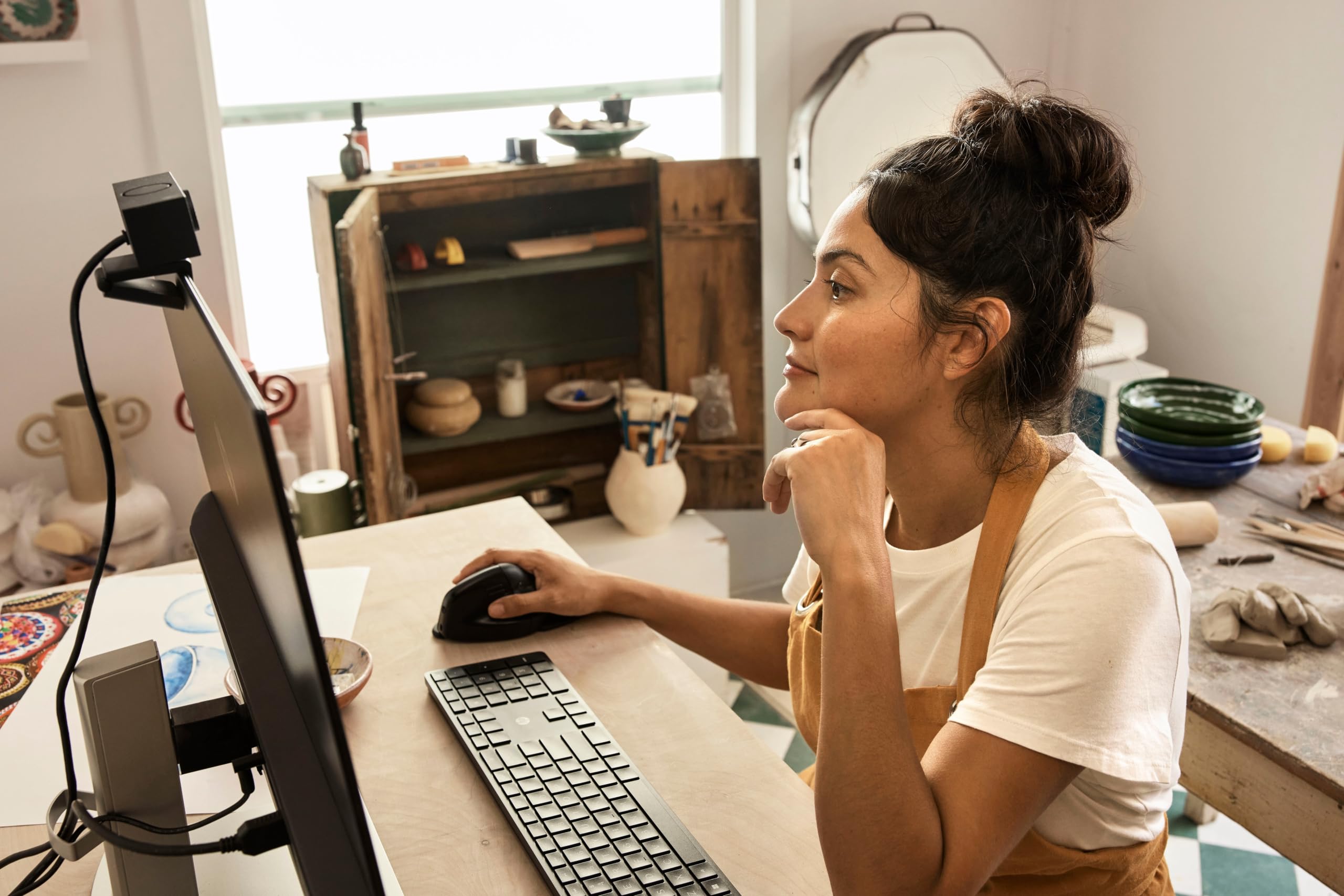 Hp 450 Programmable Wireless Keyboard - Wireless Connectivity - Rf - 32.81 Ft - 2.40 Ghz - 19 Hot Key(S) - Mute, Dictation, Emoj