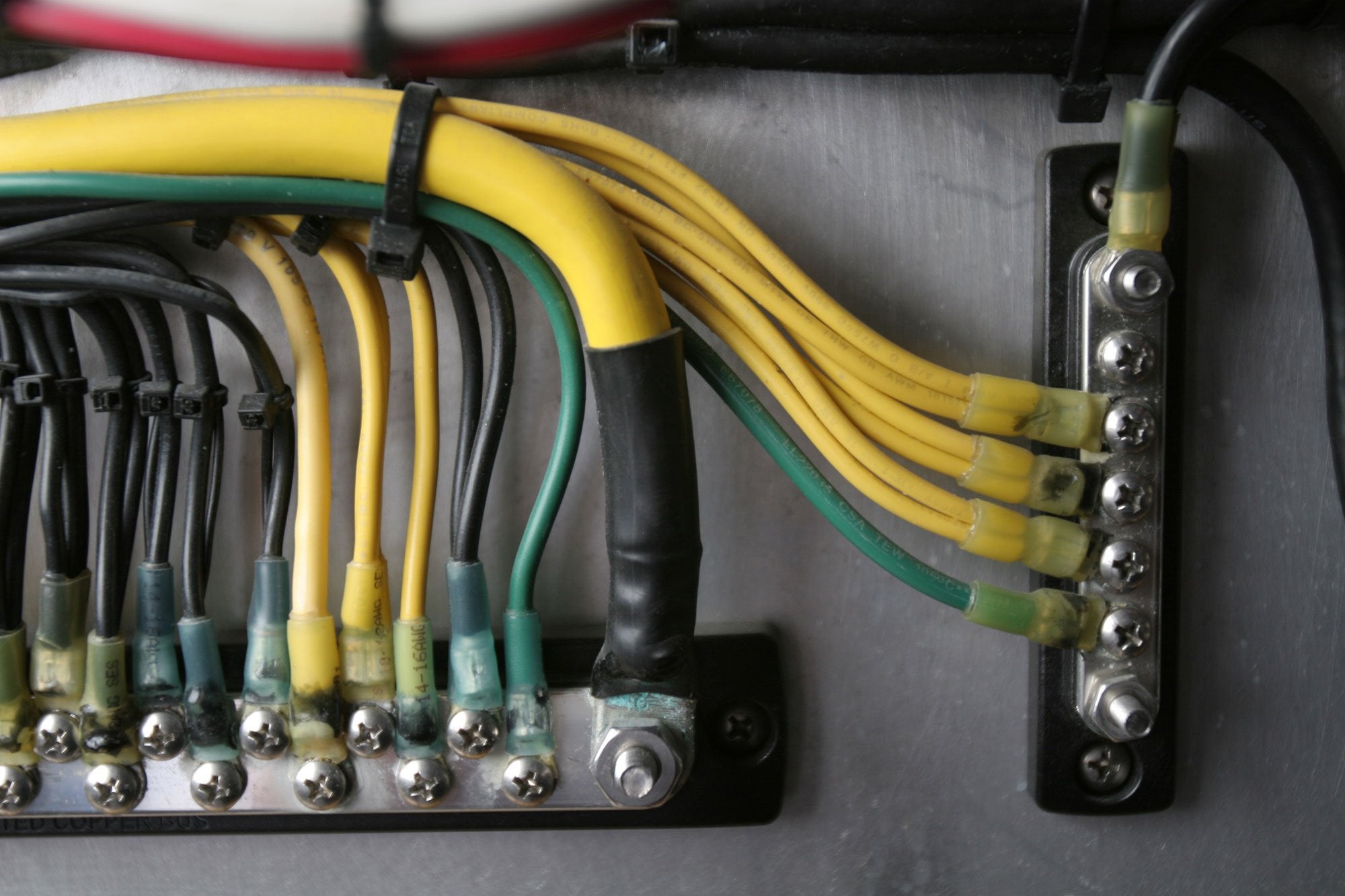 Blue Sea Systems 100 Amp Mini Busbar With 5 Screws, 2304