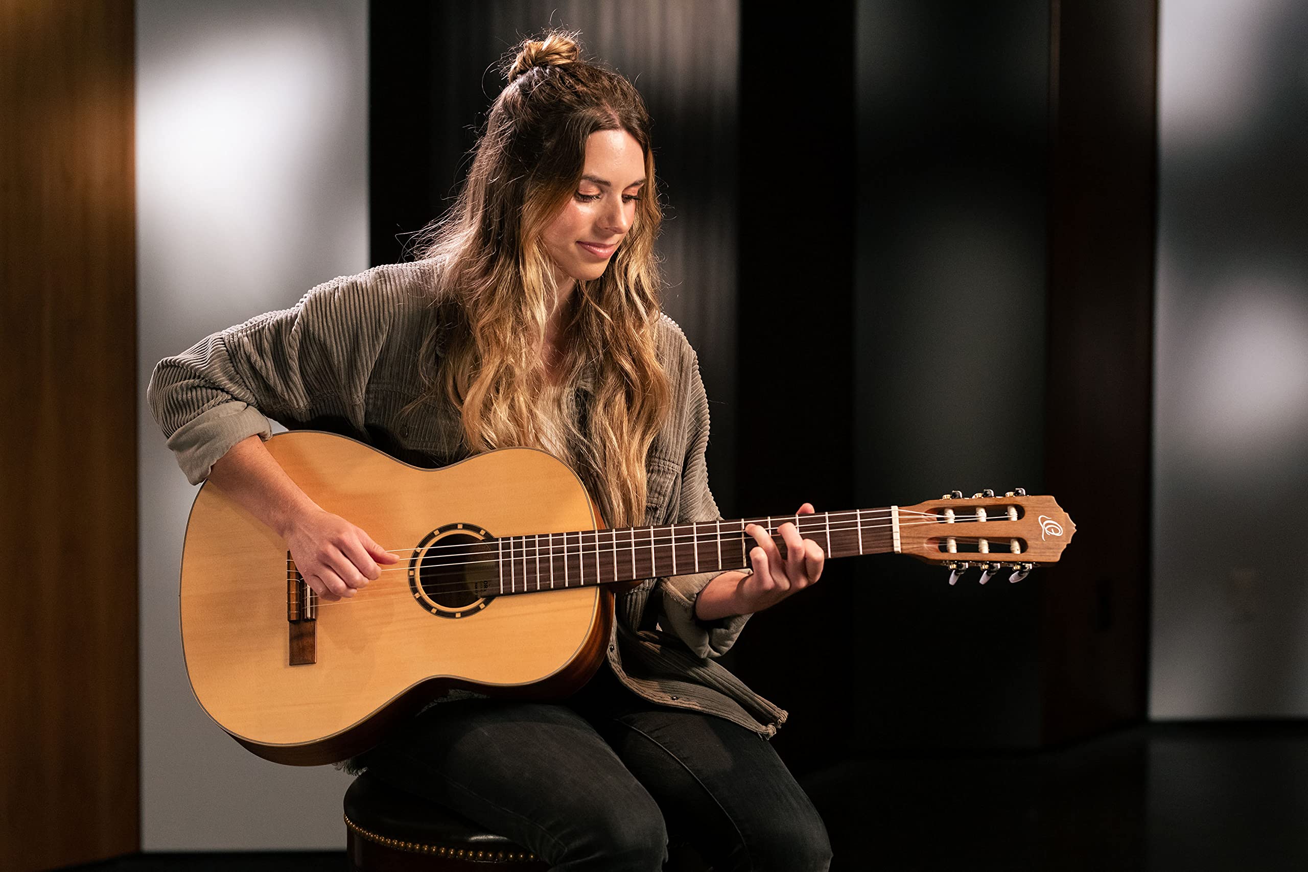 Ortega Guitars 6 String Family Series Full Size Nylon Classical Guitar W/Bag, Right, Spruce Top-Natural-Satin, (R121)