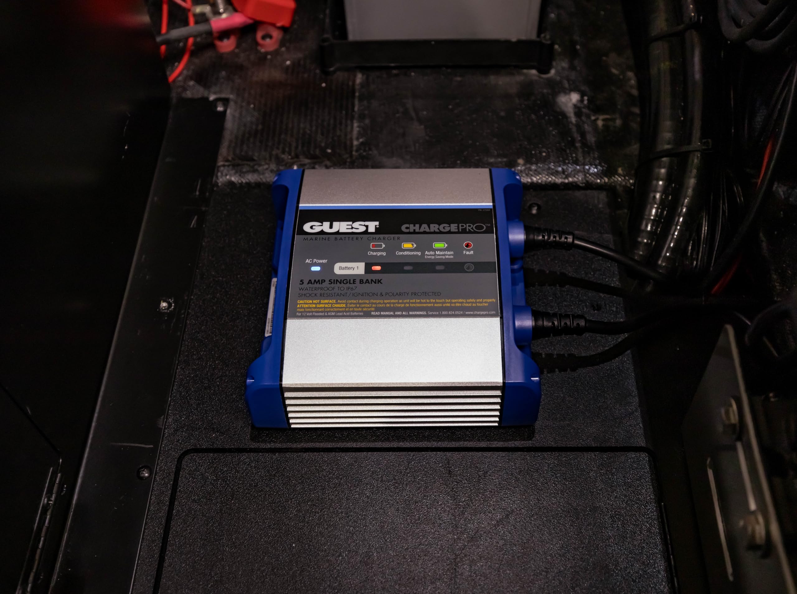 Guest On Board Battery Charger 5A / 12V; Bank; 120V Input, 2708A