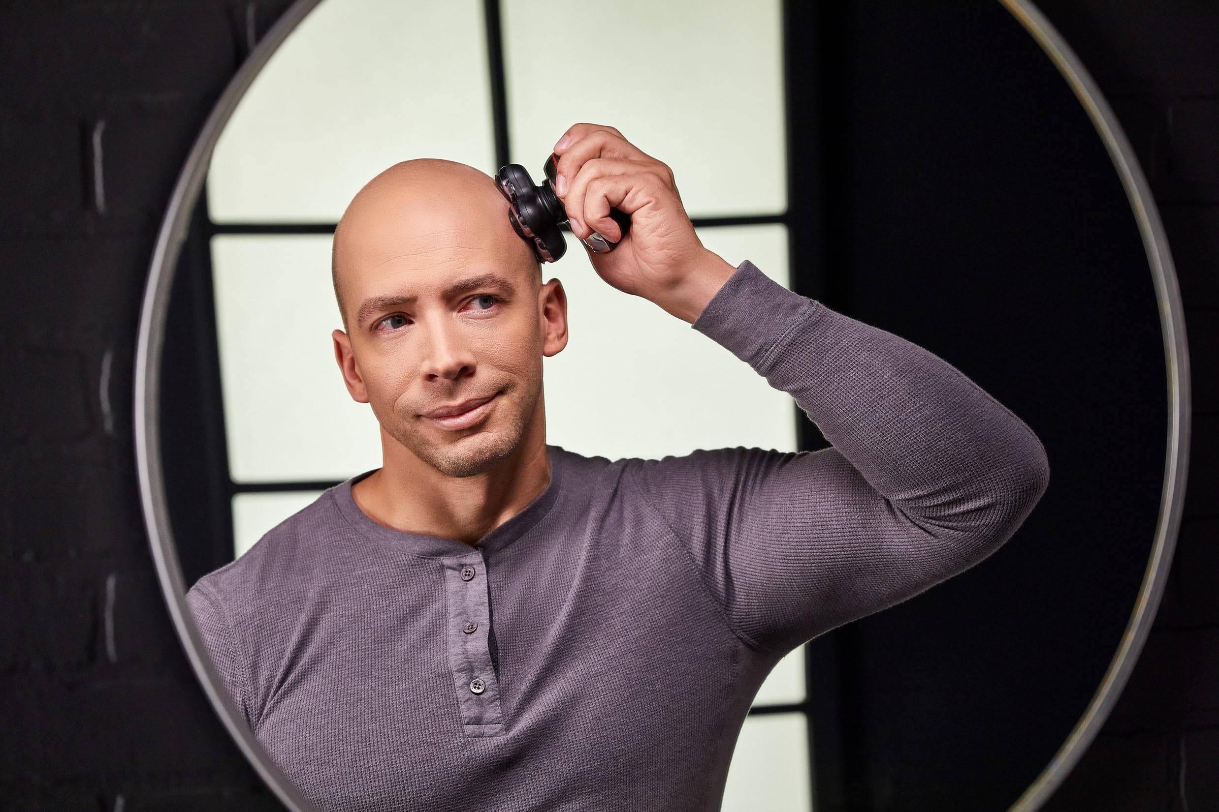 Remington Balder Deluxe Xr7100, Head Rotary Shaver With Titanium Blades & Storage Pouch For Bald Men Wet/Dry Shaving With 5 Dual