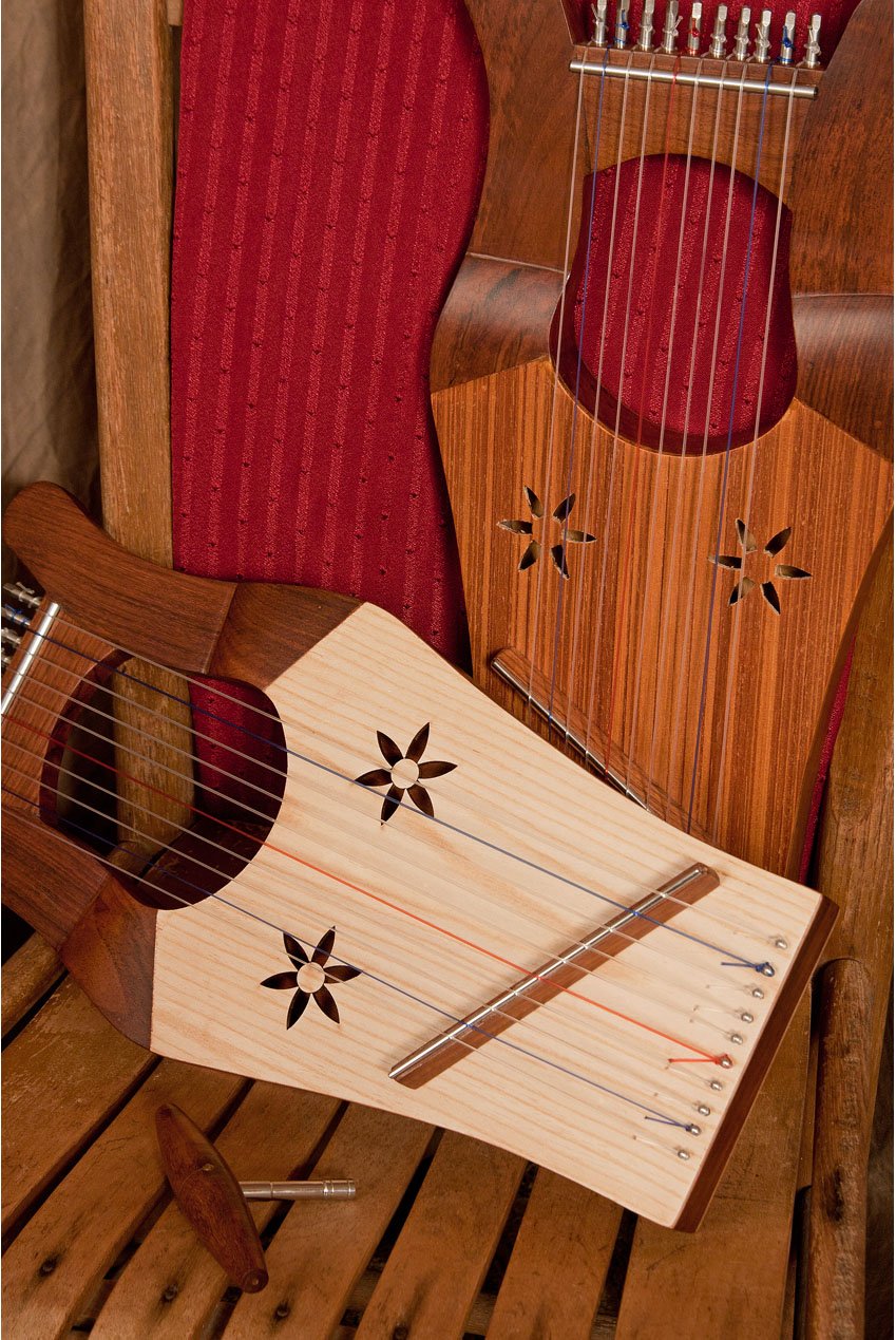 Mid East Mini Kinnor Harp   Light