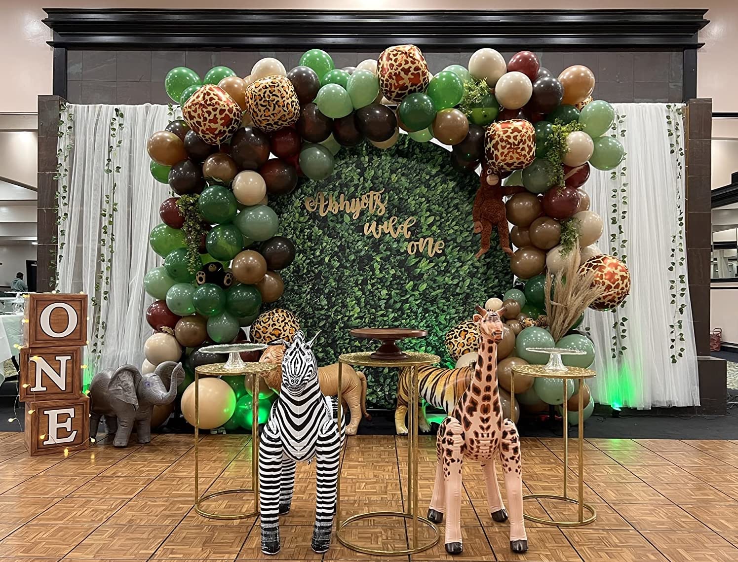 Leowefowa Green Leaves Round Backdrop Cover 7.5Ft Grass Backdrop Greenery Circle Backdrop Stand Cover Safari Baby Shower Gender