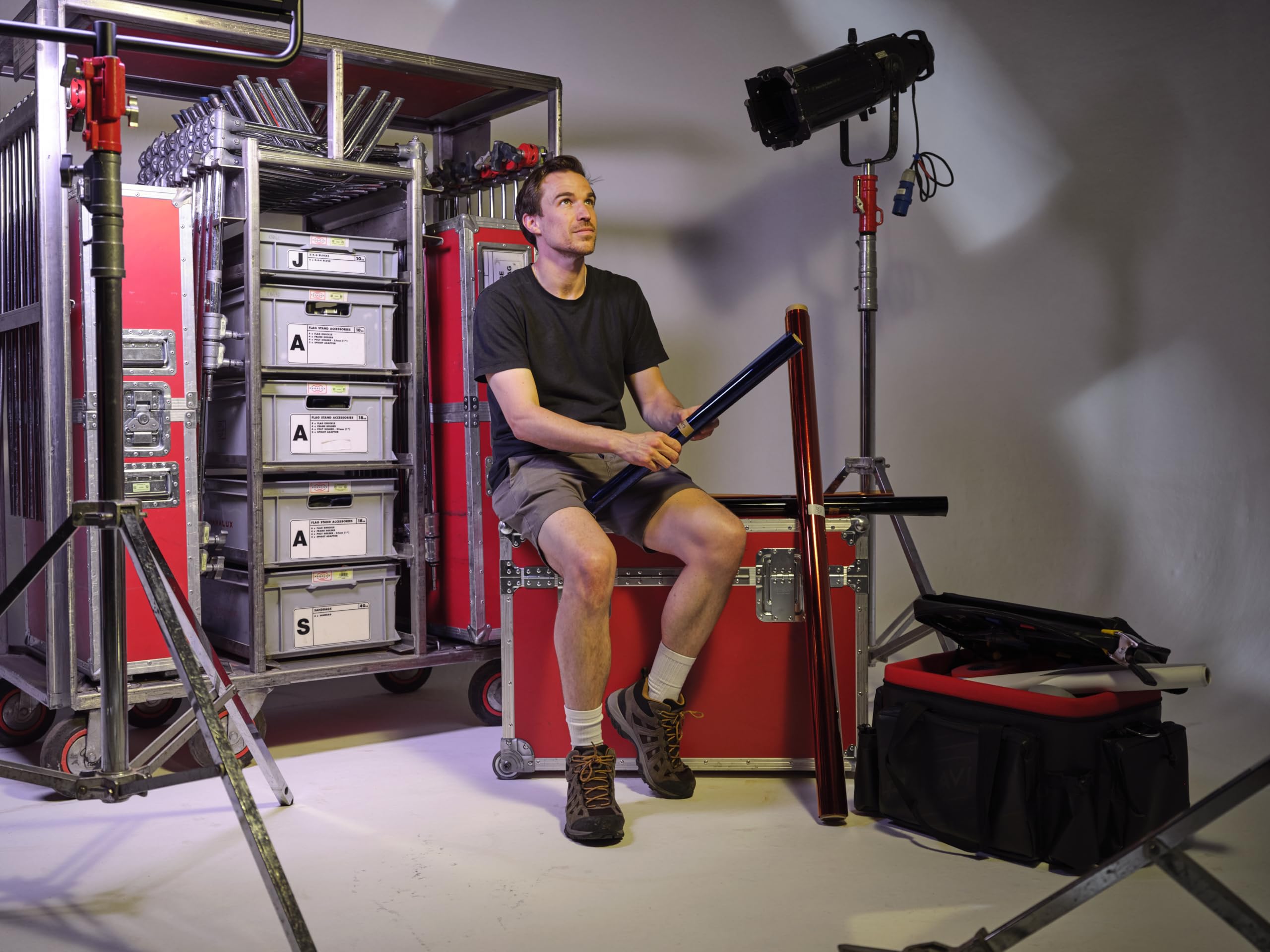 Lee Filters 201 Full Blue Compact Roll - 2Ft Wide Polyester Lighting Gel For Warm Tungsten To Photographic Daylight Diffusion Fi