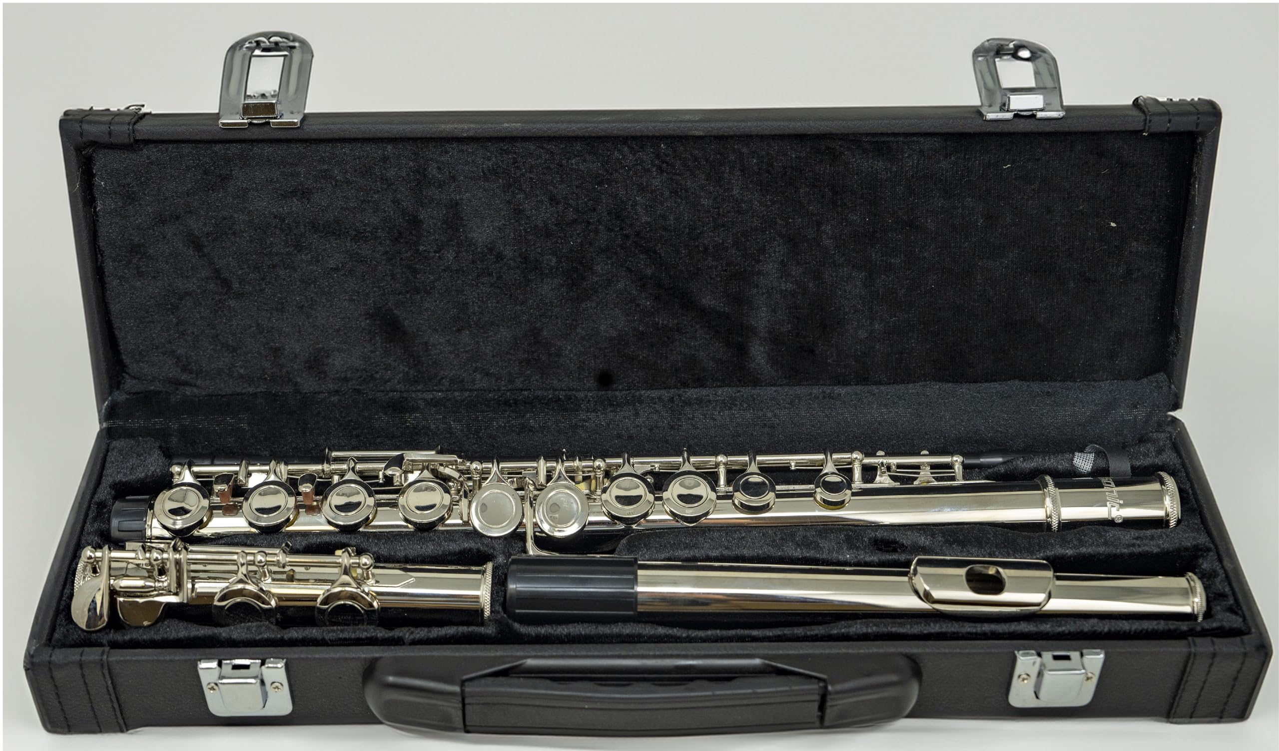 Hisonic Signature Series 2810N Closed 16 Hole Flute With Case