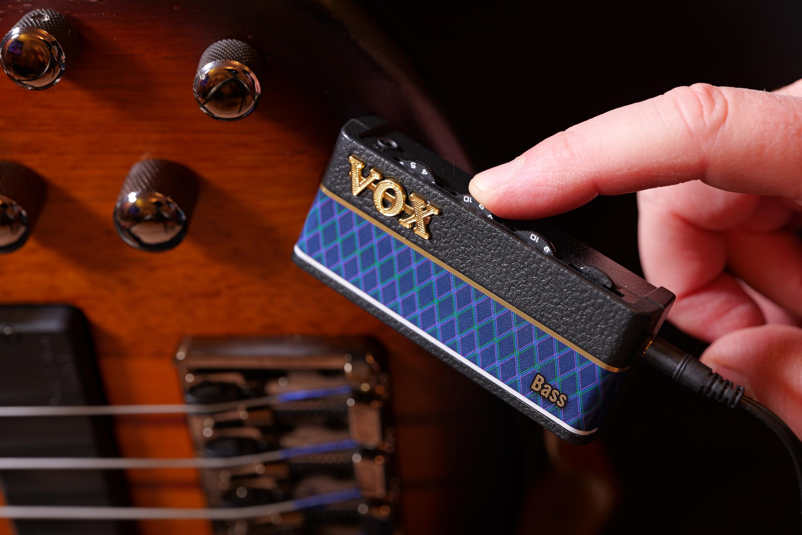 Vox Amplug 3 Bass Compact Bass Headphone Amplifier W/ Built-In Fx And Speaker Emulation