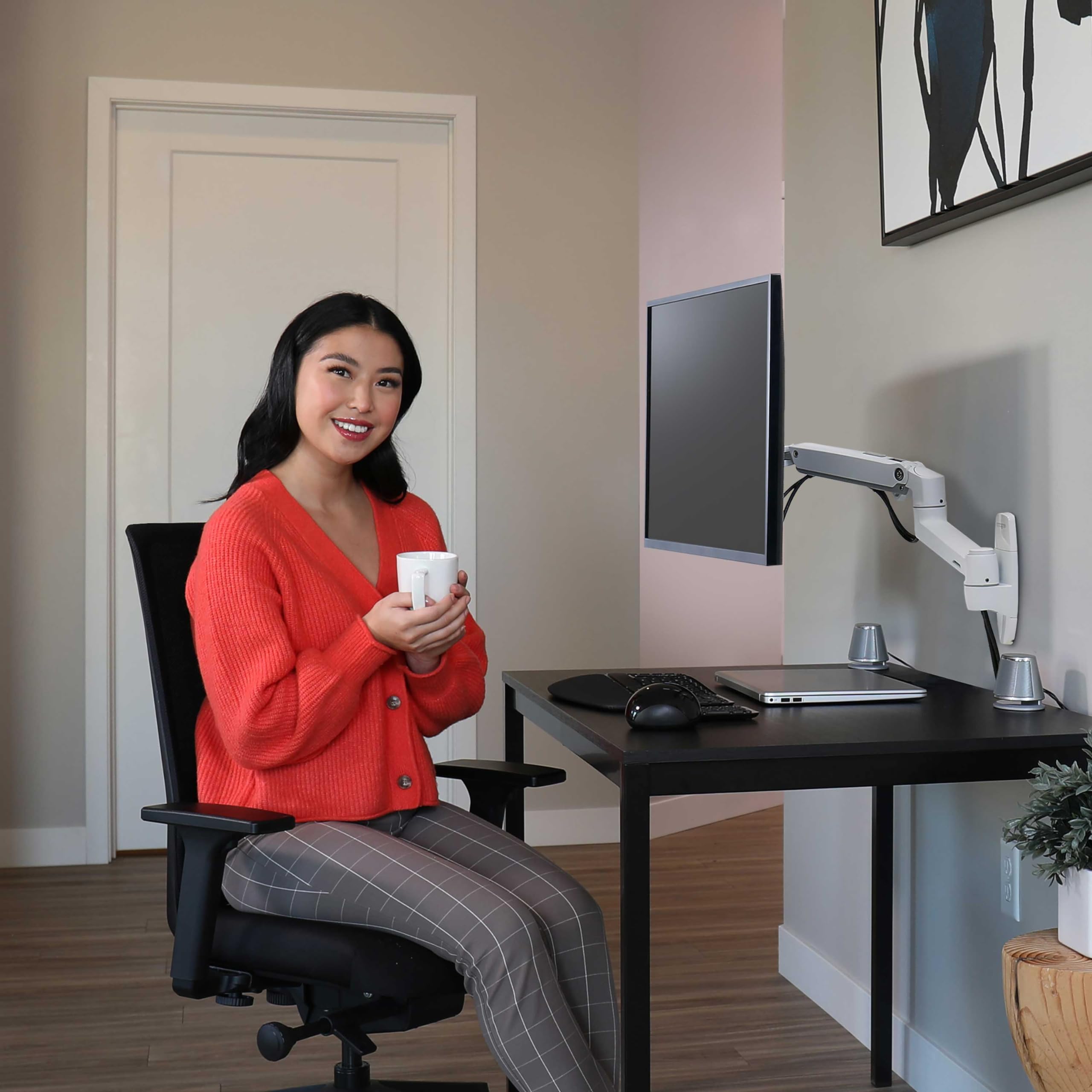 Ergotron � LX Single Monitor Arm, VESA Wall Mount � for Monitors Up to 34 Inches, 7 to 25 lbs � White