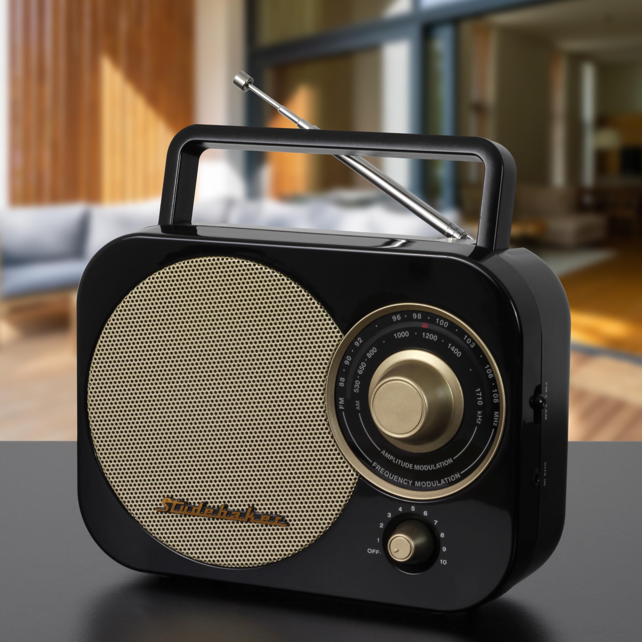 Studebaker Black And Gold Classic Retro Portable Am/Fm Radio With Aux Input   Sb2000Bg