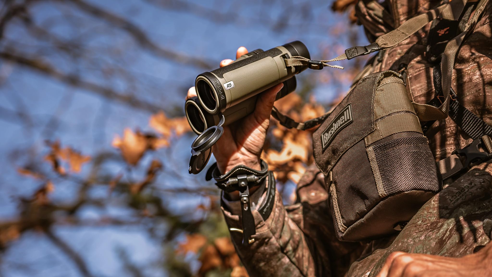 Bushnell R5 10X42 Binoculars With Vault Lite Bino Chest Harness, Phase 3 Coatings, Dielectric Coatings, Exo Barrier, Ipx7 Waterp