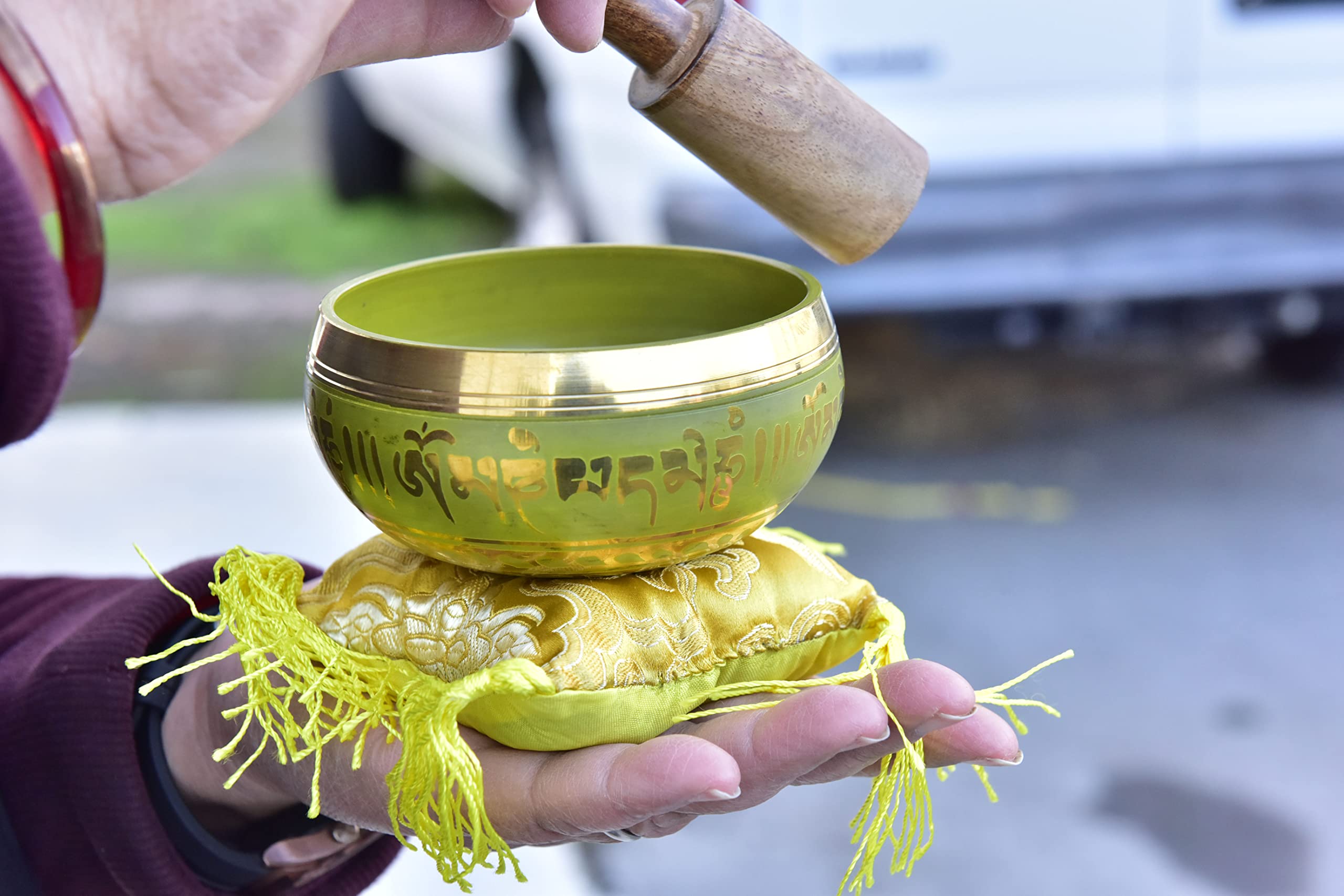 3.75'' Tibetan Meditation Yoga Singing Bowl Yellow Set With Free Wooden Mallet And Silk Cushion From Nepal, Singing Bowls.