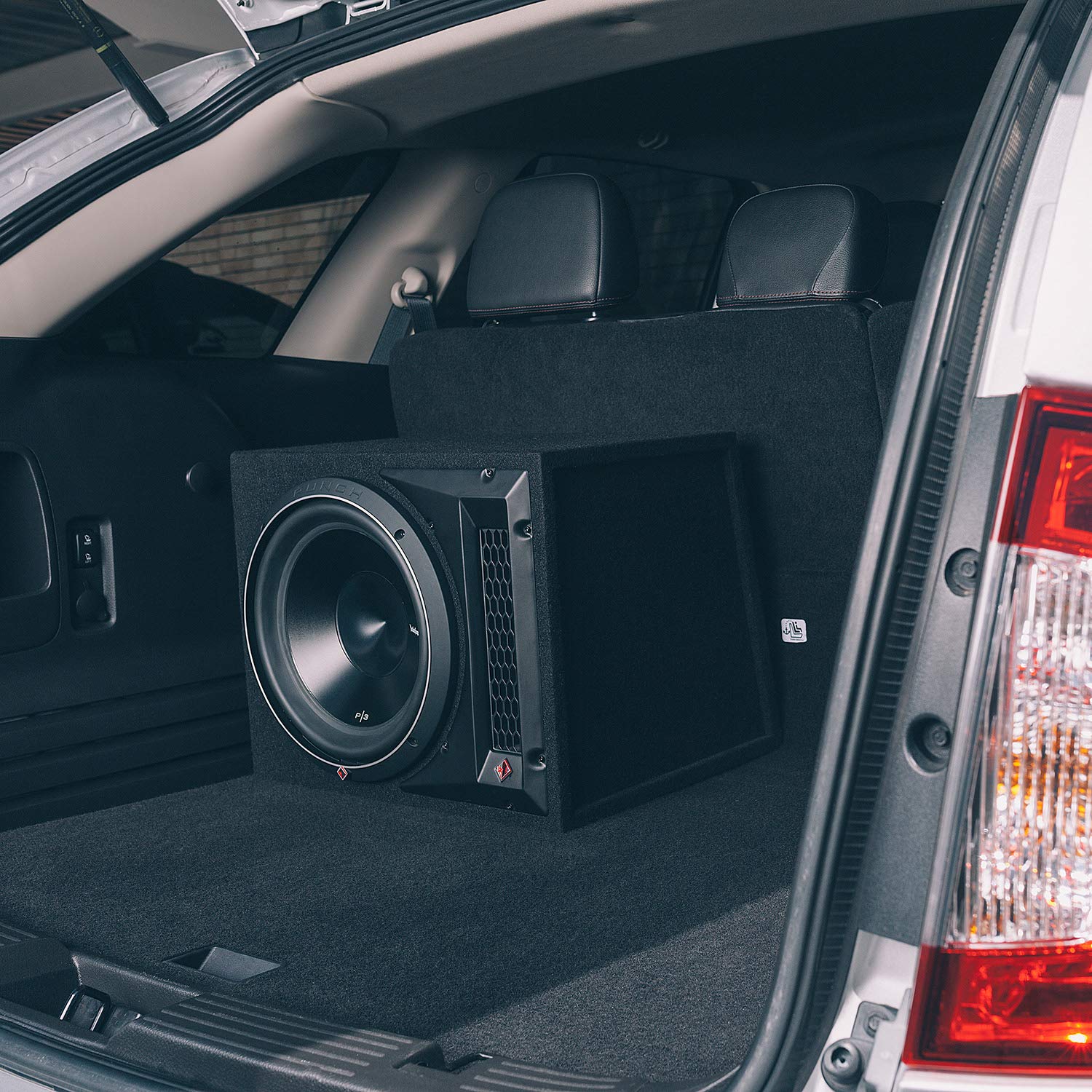 Rockford Fosgate P3 1X12 Punch Single 12' Loaded Subwoofer In Ported/Vented Enclosure