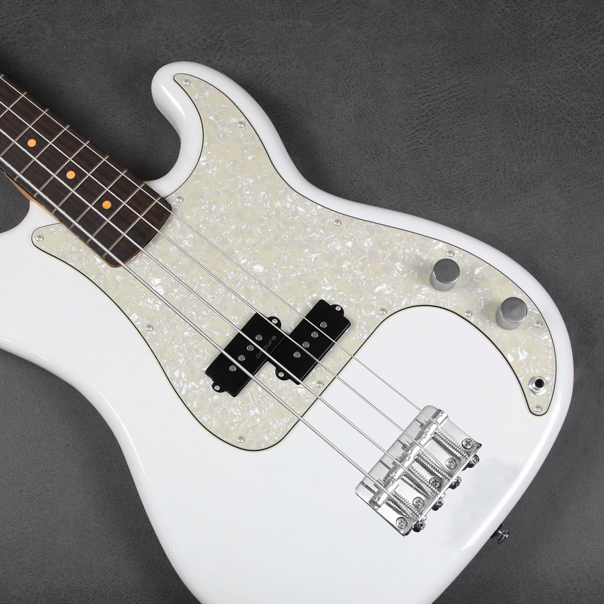 Fleor 13 Hole P Bass Pickguard Guitar Scratch Plate Pick Guard For 4 String Usa/Mexican Standard Precision Bass Style, 4Ply Aged