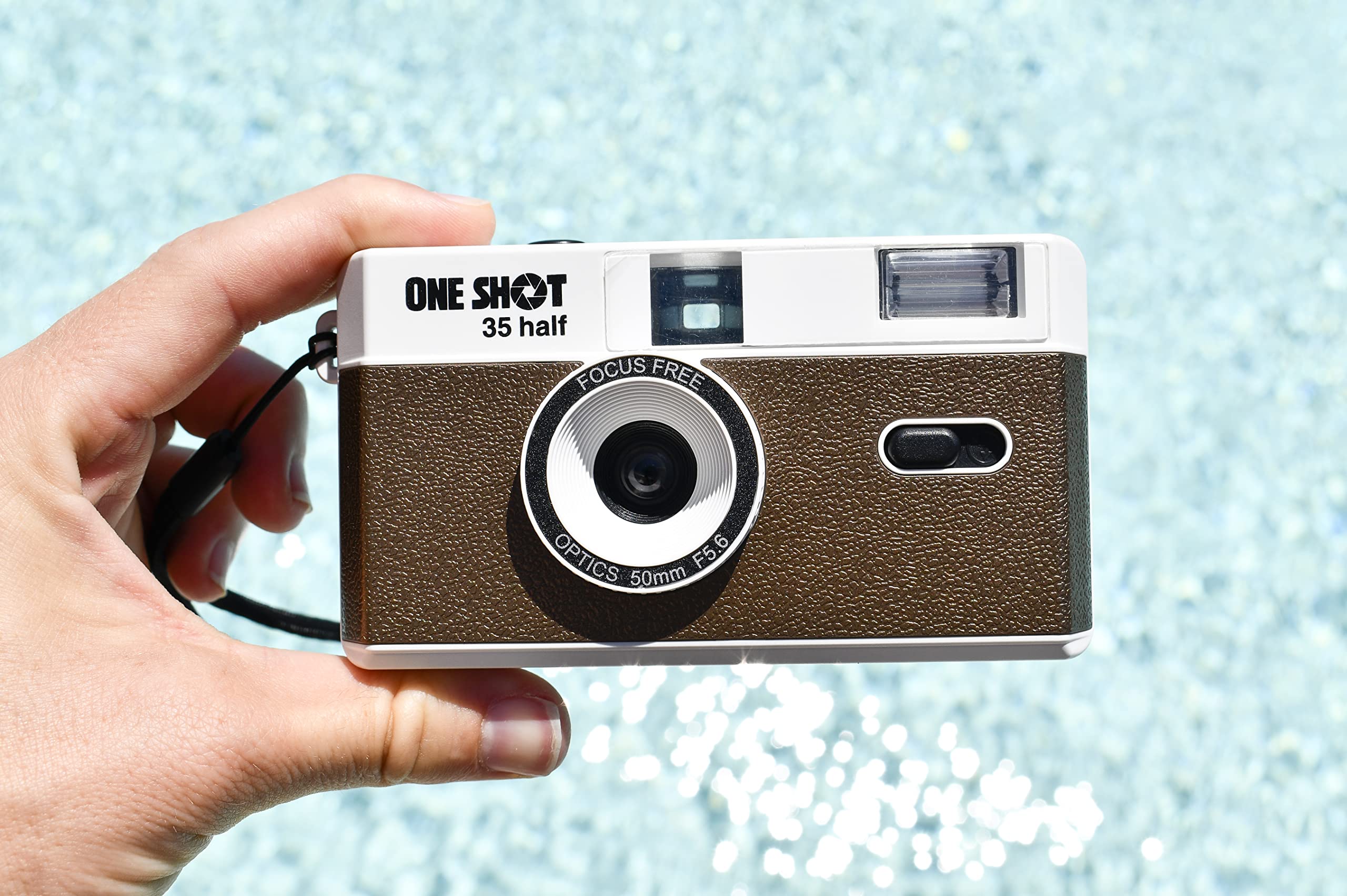 1 Shot Point And Shoot 35Mm Film Camera, Reusable Retro Half Frame Camera, Built In Flash, Included One Roll Asa/Iso 400 Black &