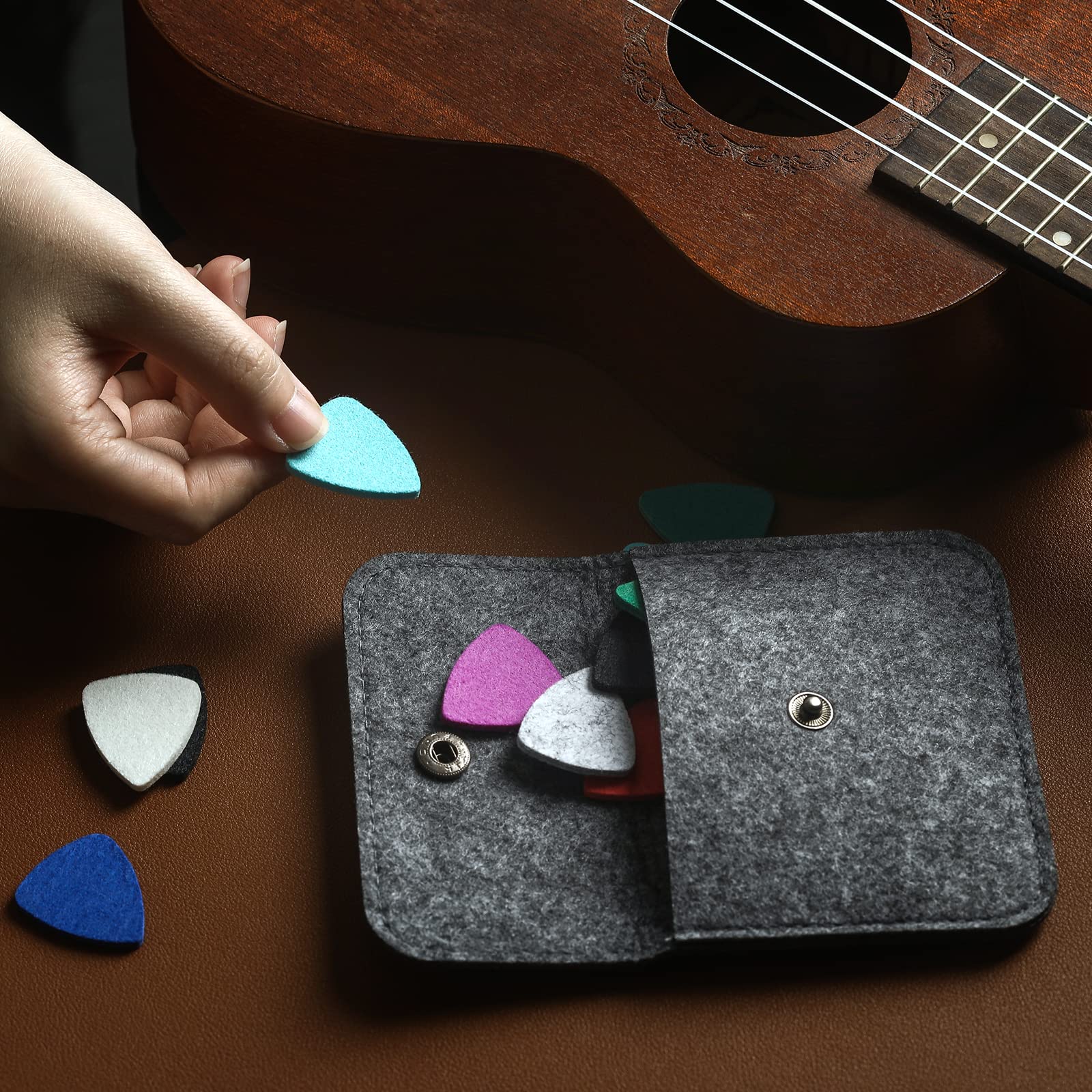 Ukulele Capo For Soprano, Concert, Tenor, Baritone Ukulele With Felt Picks (Matte Black)