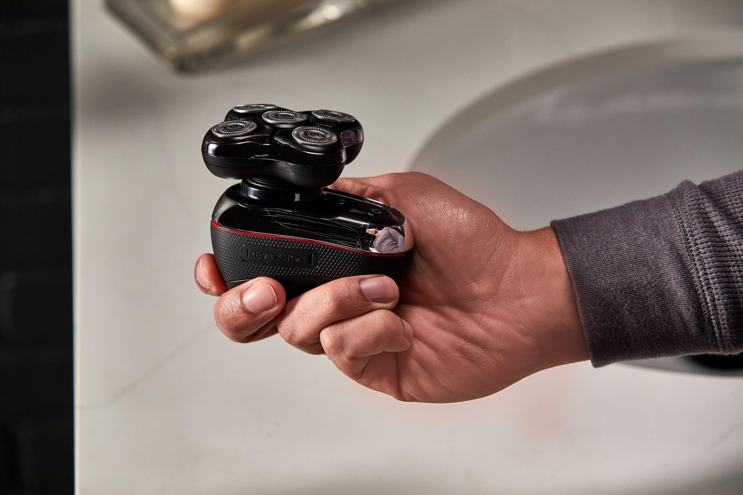 Remington Balder Deluxe Xr7100, Head Rotary Shaver With Titanium Blades & Storage Pouch For Bald Men Wet/Dry Shaving With 5 Dual