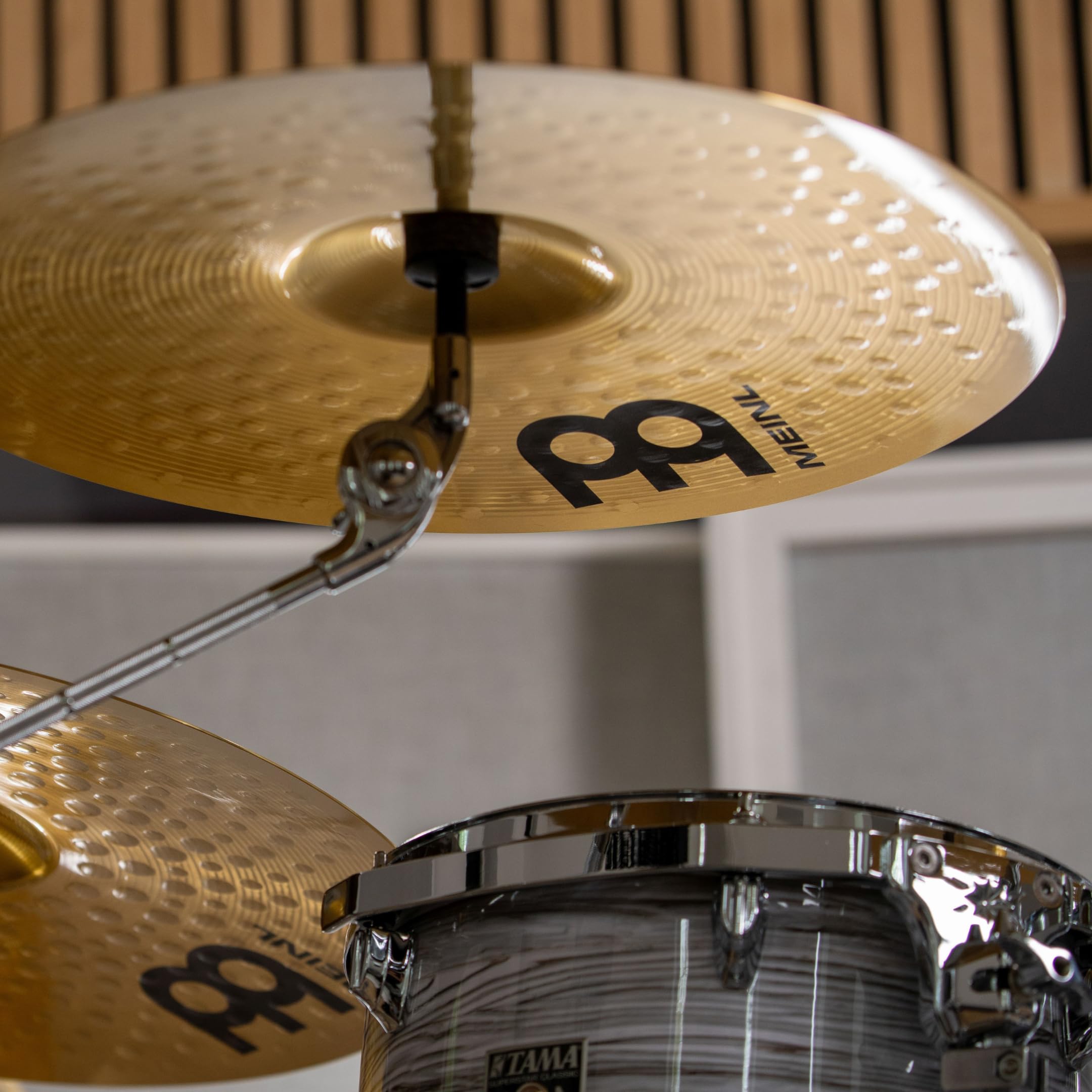 Meinl 18    Crash Cymbal   Hcs Traditional Finish Brass For Drum Set, Made In Germany, 2 Year Warranty (Hcs18C)