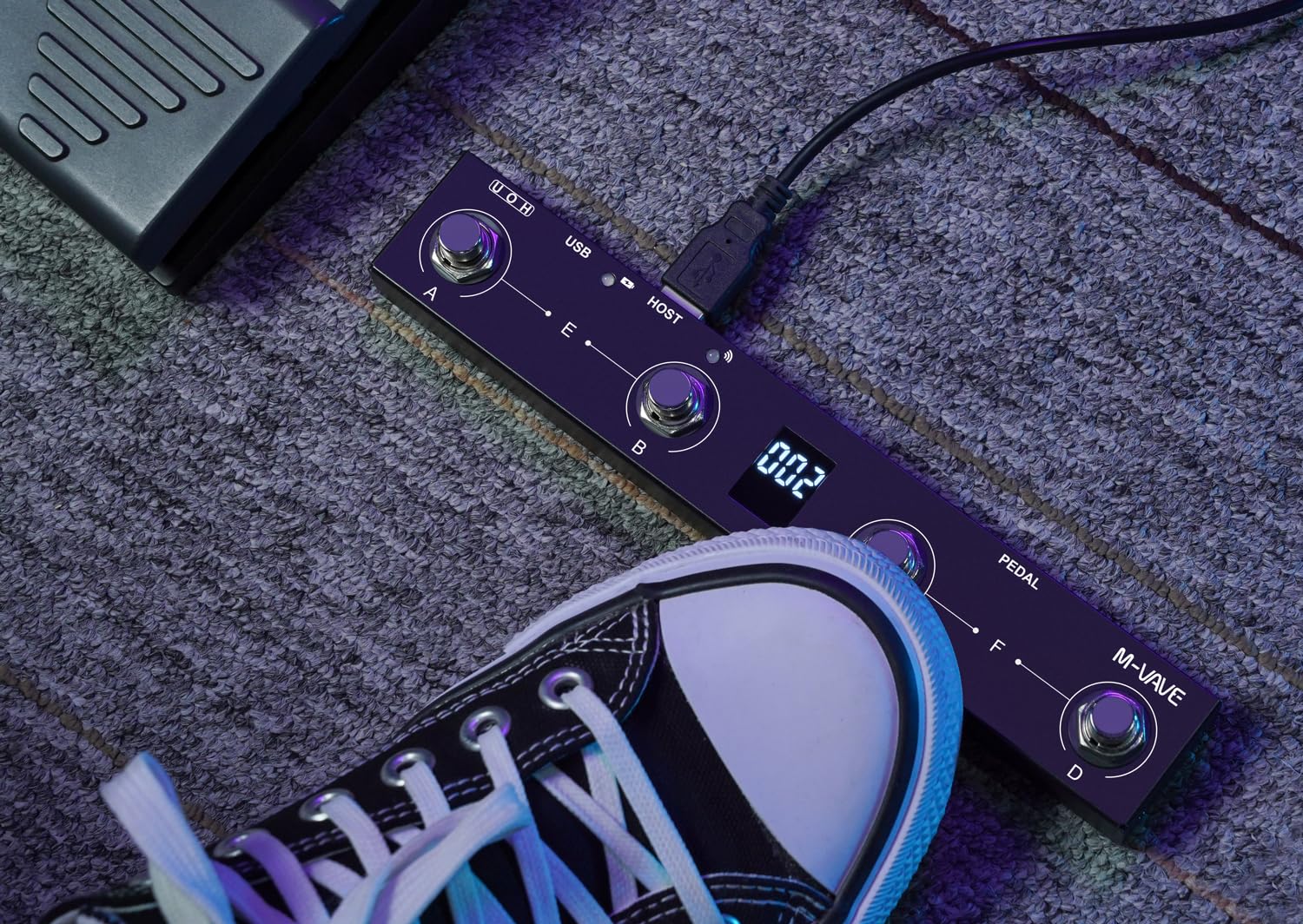 M-Vave Chocolate Plus Wireless Midi Controller Programmable Wireless Midi Controller 4 Buttons Portable Rechargeable Midi Foot C