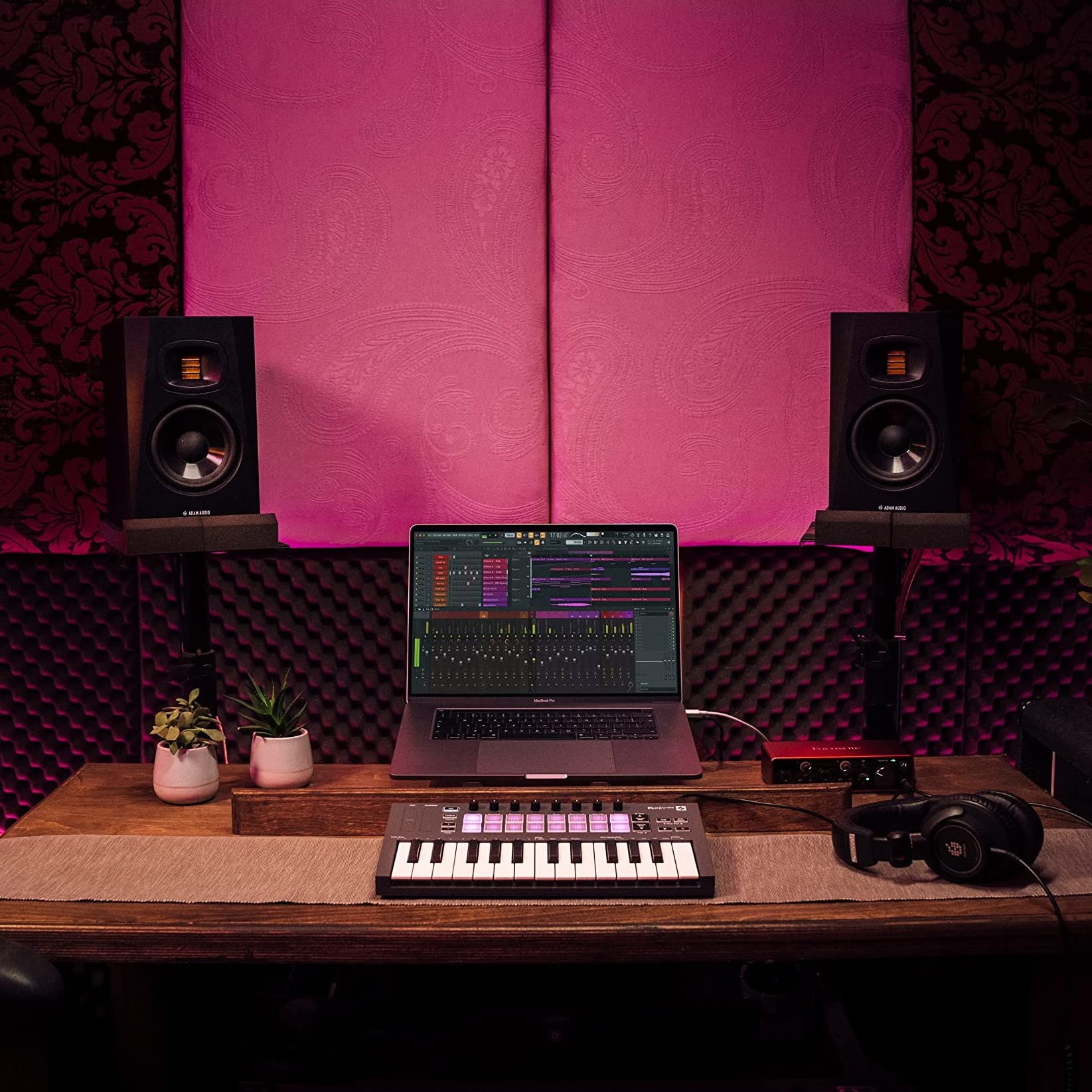 Novation Flkey Mini - Portable 25-Key, Usb, Midi Keyboard Controller With Fl Studio Integration For Music Production