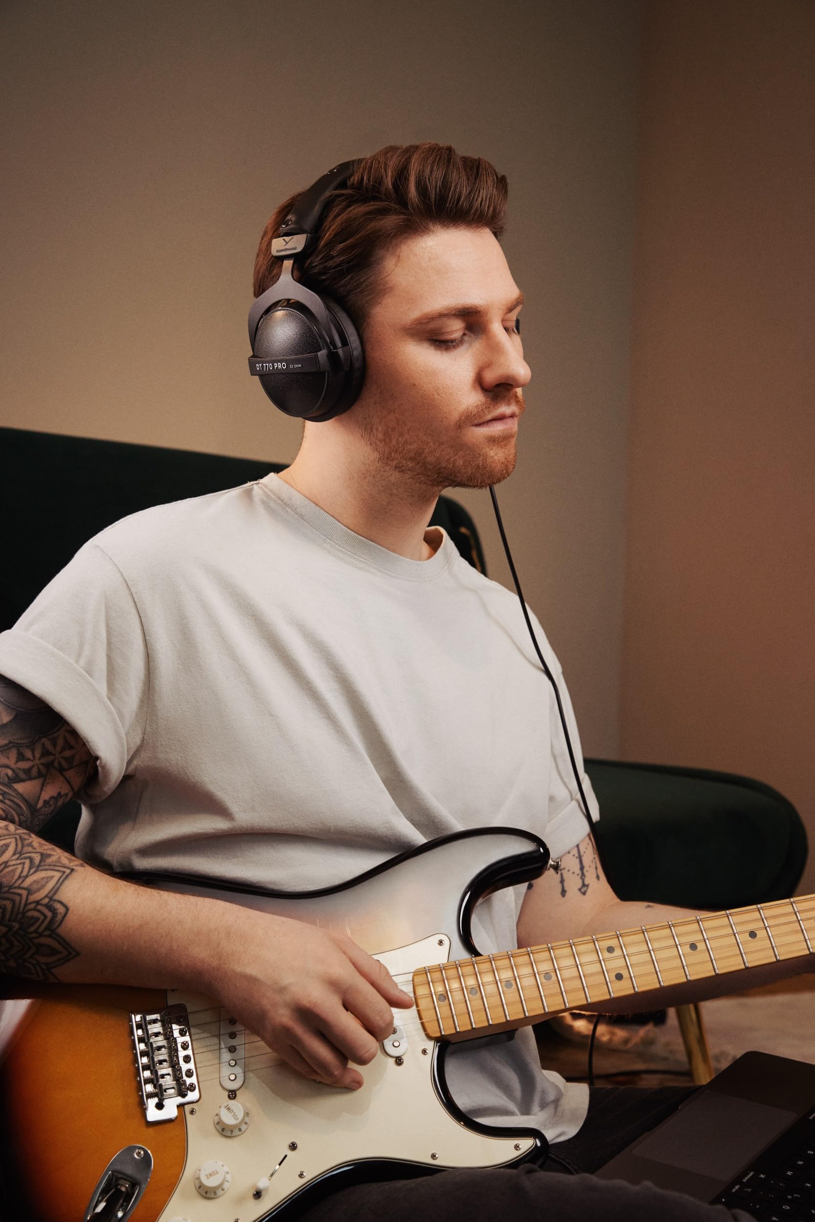 Beyerdynamic Dt 770 Pro 32 Ohm Over Ear Headphones In Black. Enclosed Design, Wired For Professional Sound In The Studio And On