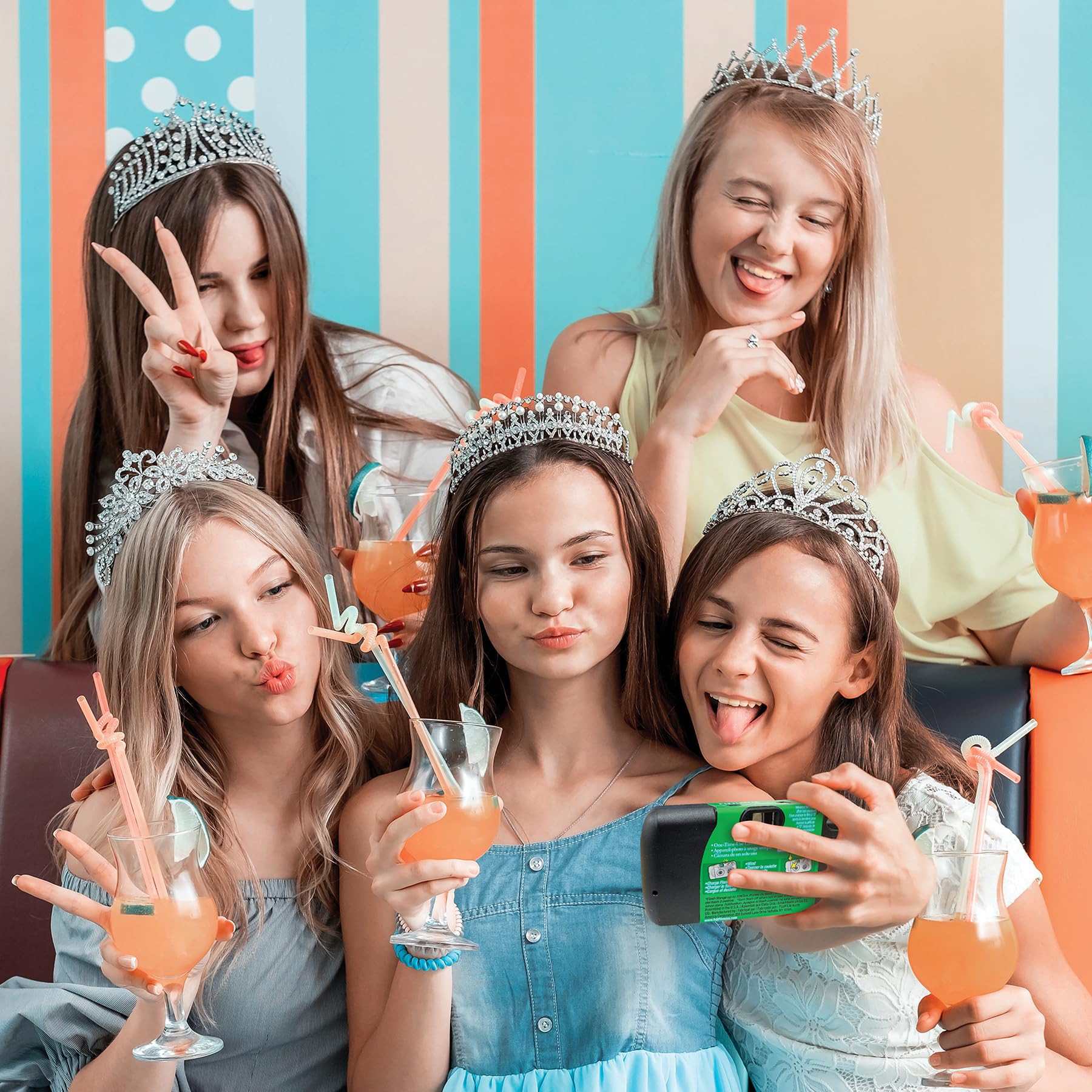 Fujifilm Quicksnap Flash 400 Disposable 35Mm Camera (1 Pack) Bonus Hand Strap + Quality Photo Microfiber Cloth