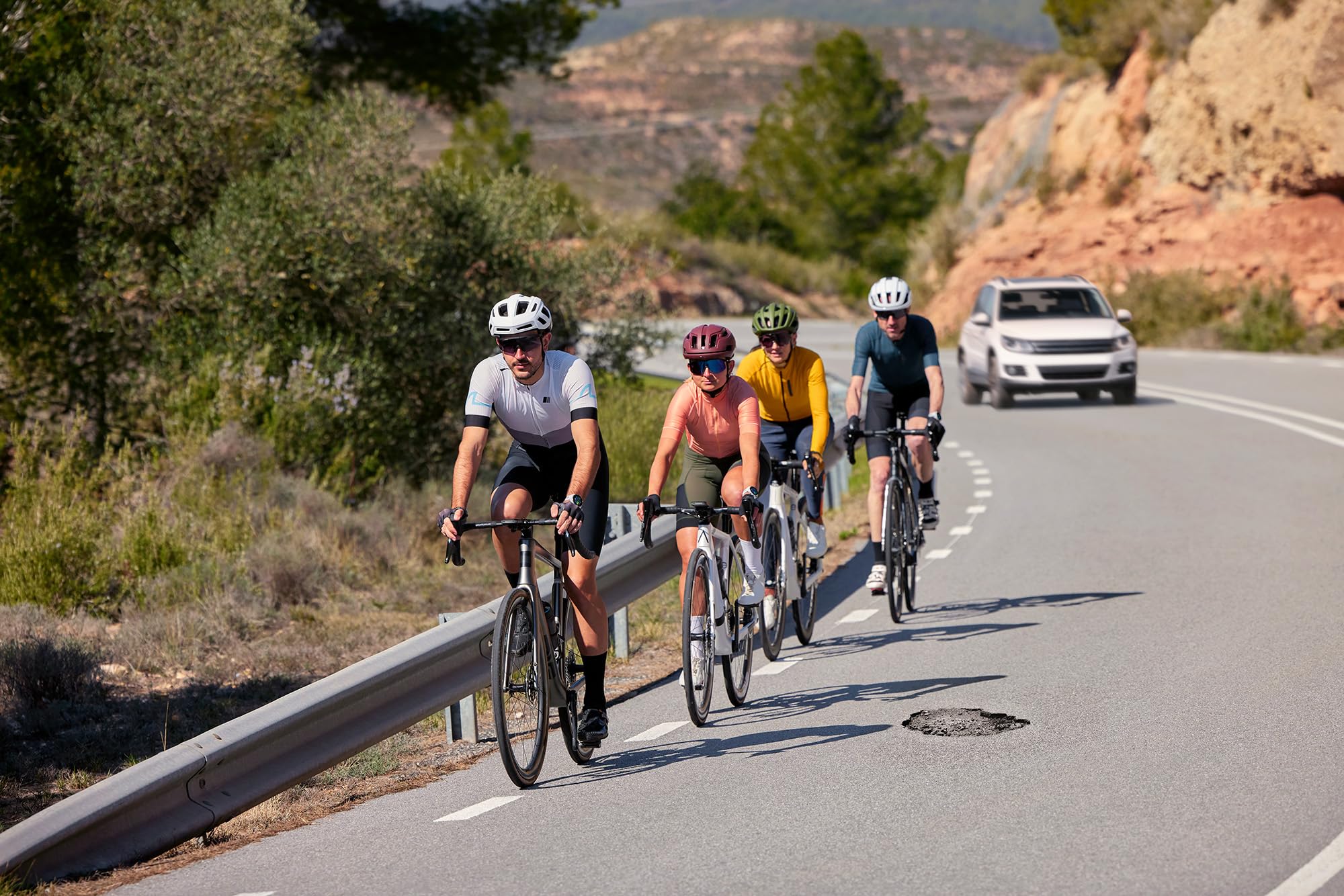 Garmin Edge 1050, Premium Bicycle Computer, Advanced Bicycle Training And Group Ride Features & Messaging, Built-In Speaker, Roa