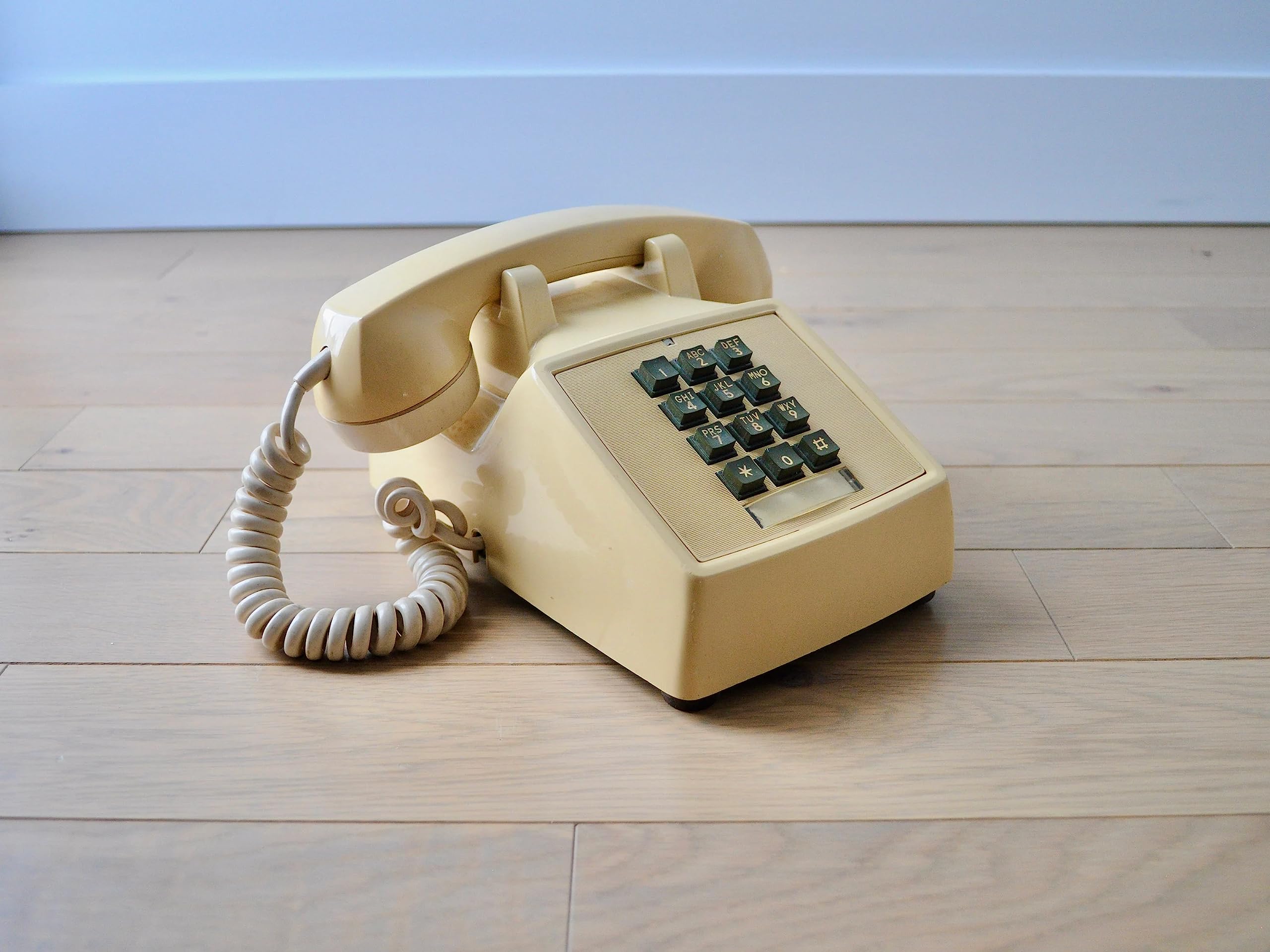 Single Line Classic 2500 Analog Desk Phone With Volume Control, Works On Pbx, Handset And Line Cord, 2 Ports, Beige/Ash