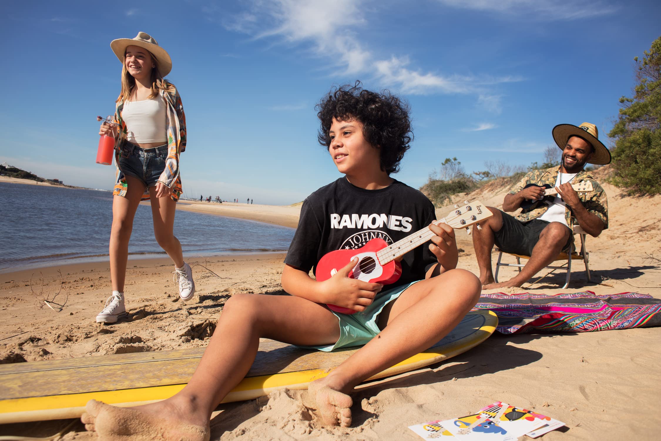 Loog Wood Soprano Ukulele For Kids & Beginners, App & Lessons, All Ages (Black)