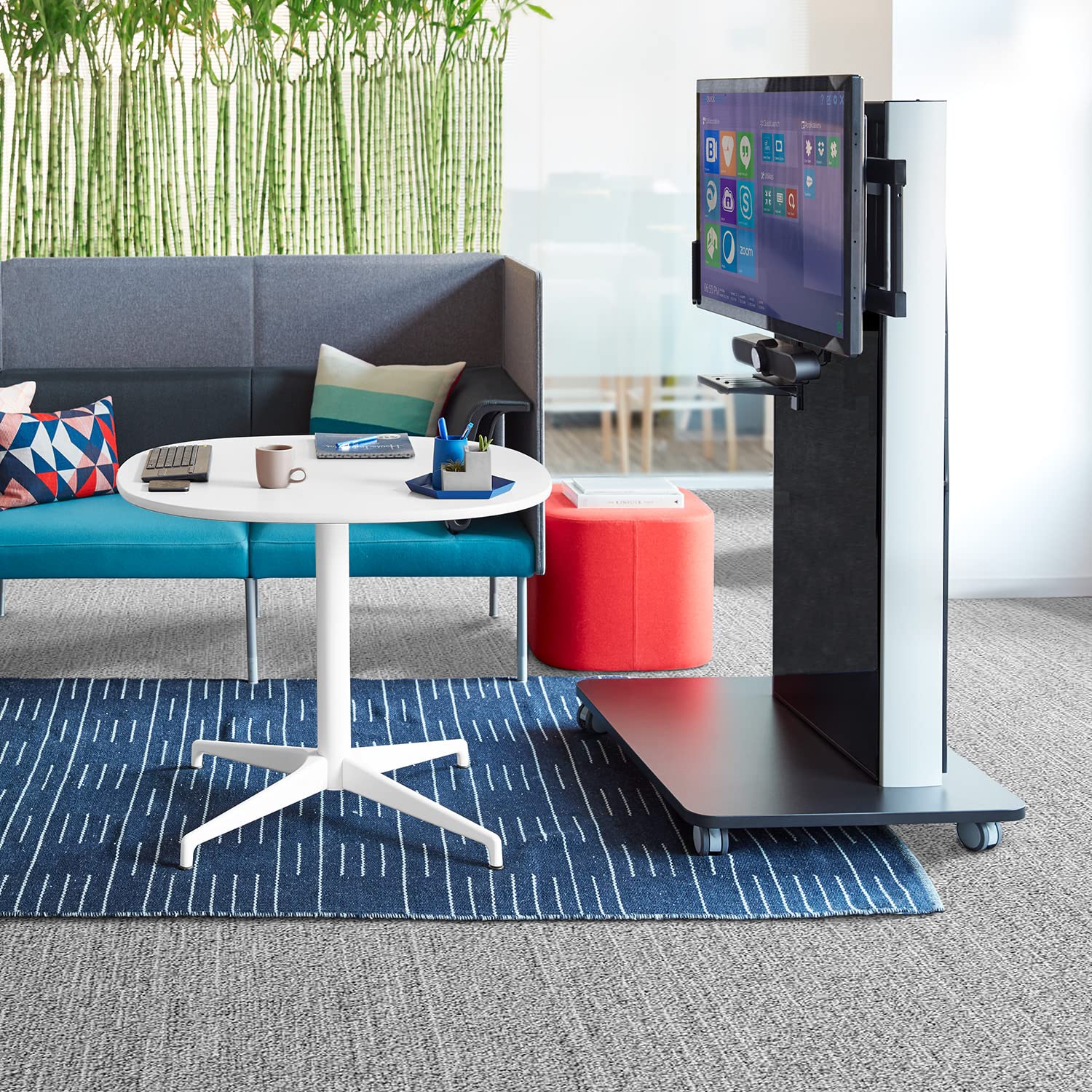 Logitech Meetup Video Conferencing System, Ultra Hd 4K/1080P/720P, 3 Microphones/Adjustable Speakers, Wide Field Of View 120, Pc