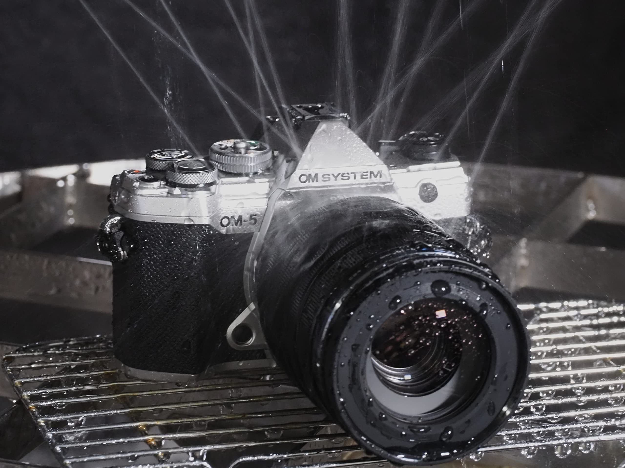 Om System Olympus Om-5 Silver Micro Four Thirds System Camera M.Zuiko Digital Ed 12-45Mm F4.0 Pro Kit Outdoor Camera Weather Sea