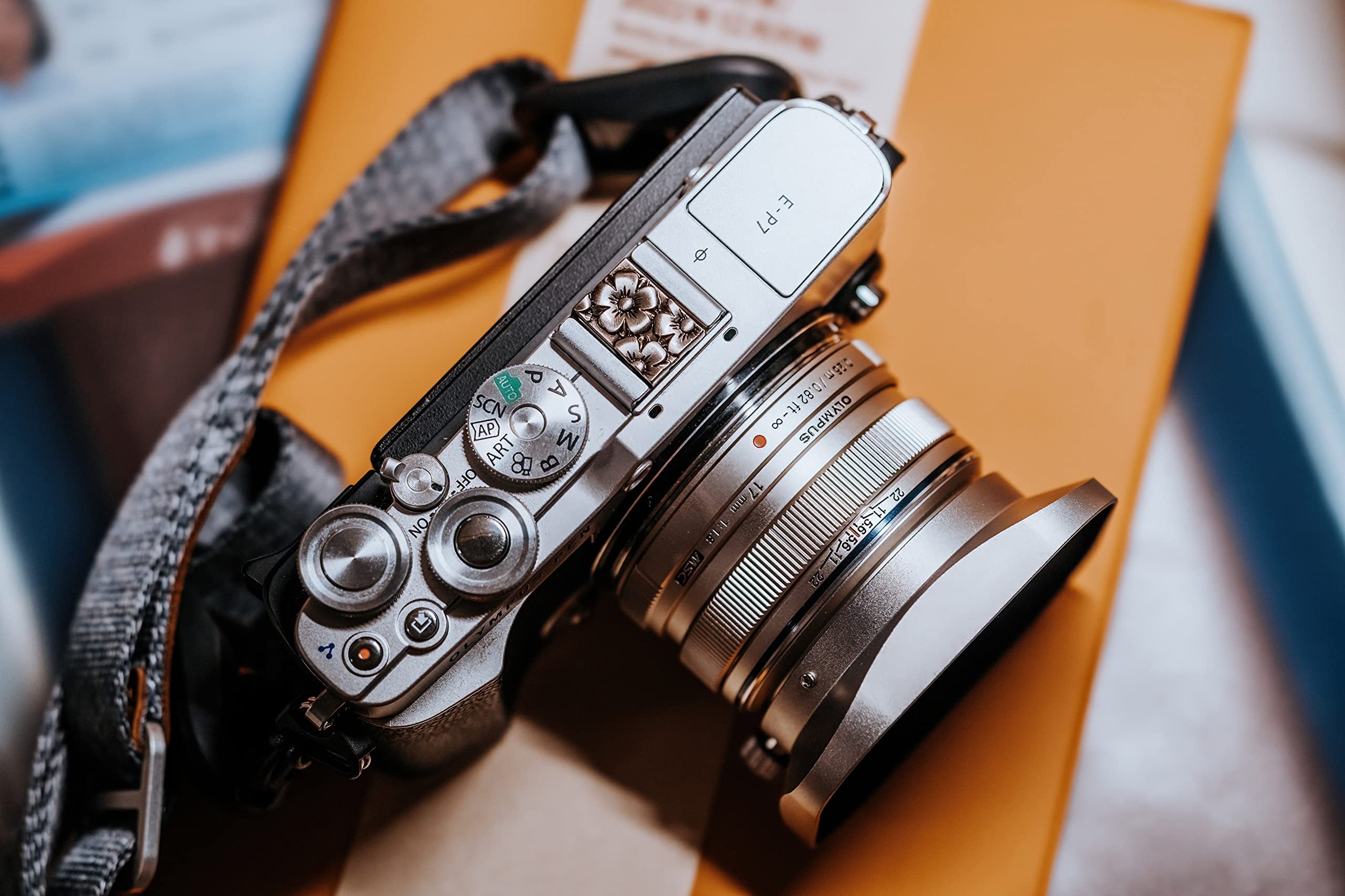 Haoge Lh-F48W Square Metal Lens Hood Shade For Olympus M.Zuiko Digital 17Mm F1.8 17 1.8 Lens Replace Olympus Lh-48B Silver