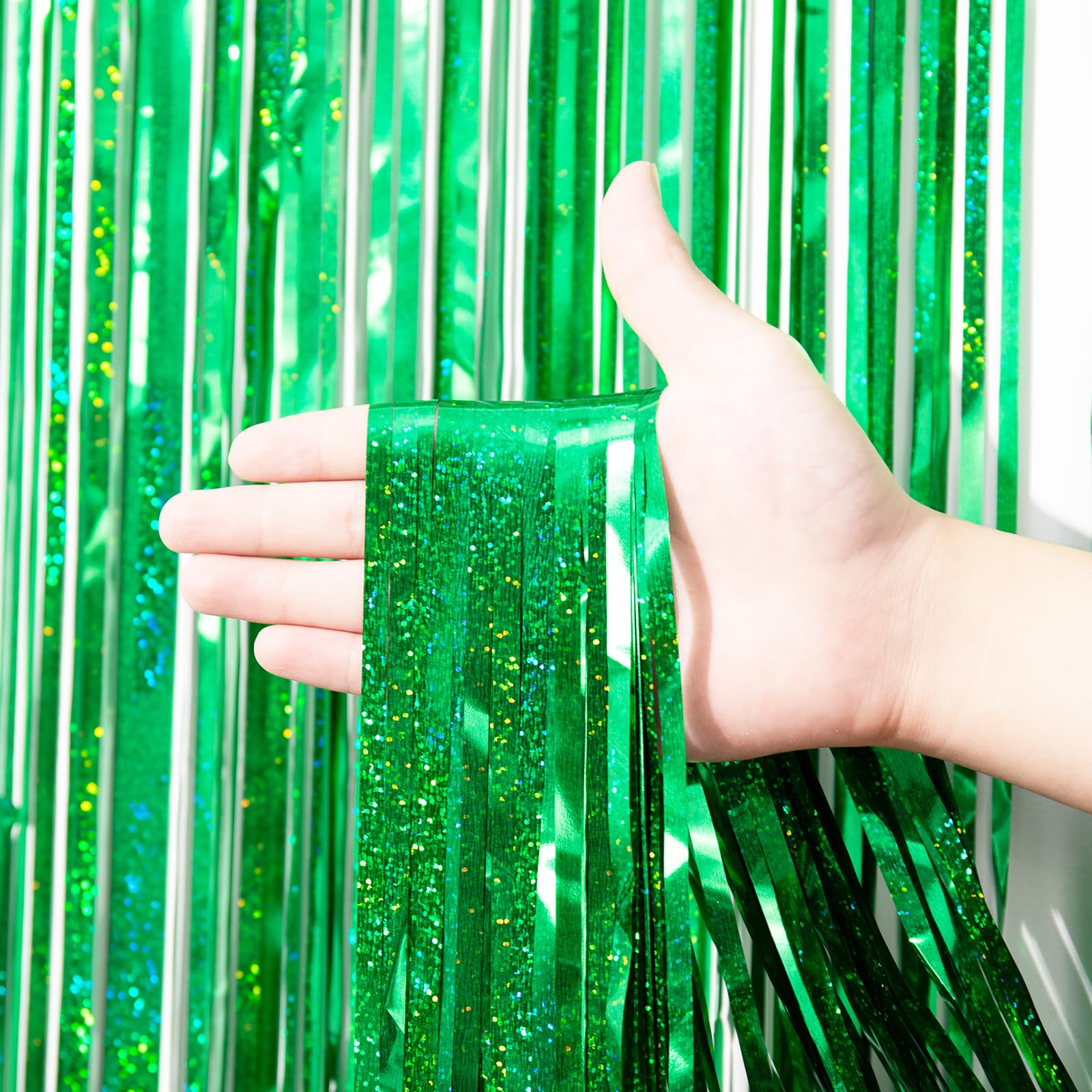 Voircoloria 2 Pack Laser Green Tinsel Foil Fringe Curtains, Green Party Decorations, Metallic Tinsel Party Streamers Backdrop Fo