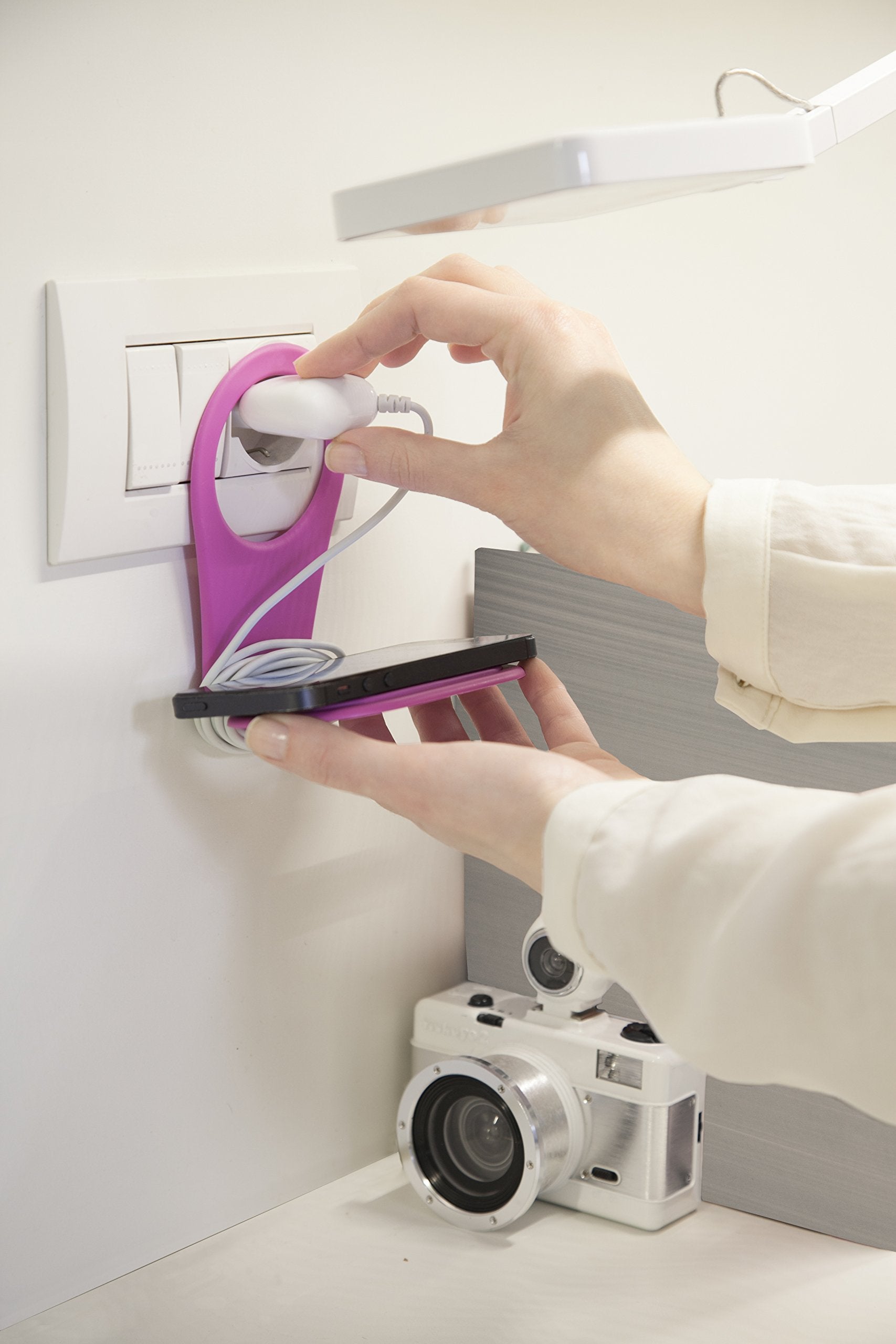 Bobino Phone Holder   Black   Stylish Minimalist Charging Shelf