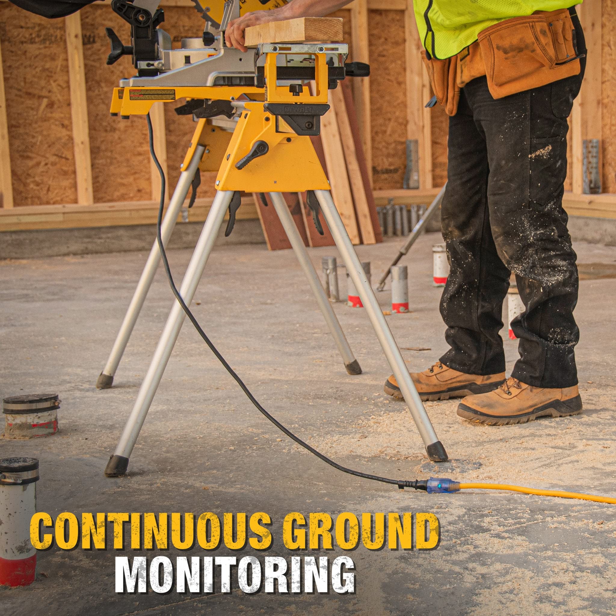 Dewalt 100 12/3 Sjtw Lighted Ext Cord