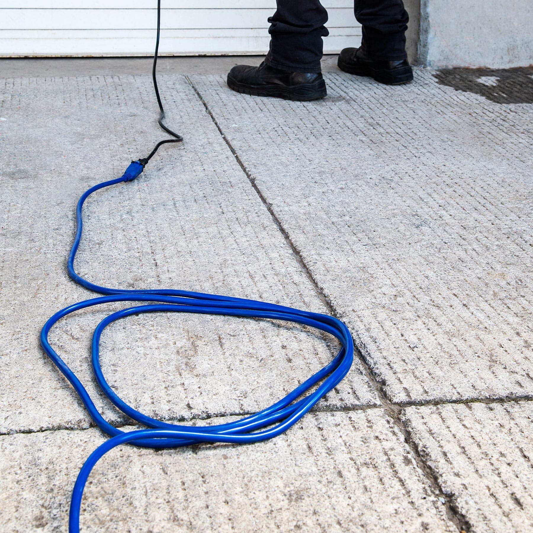 Extension Rough, Grounded, 4 M 16 Gauge Use Volteck