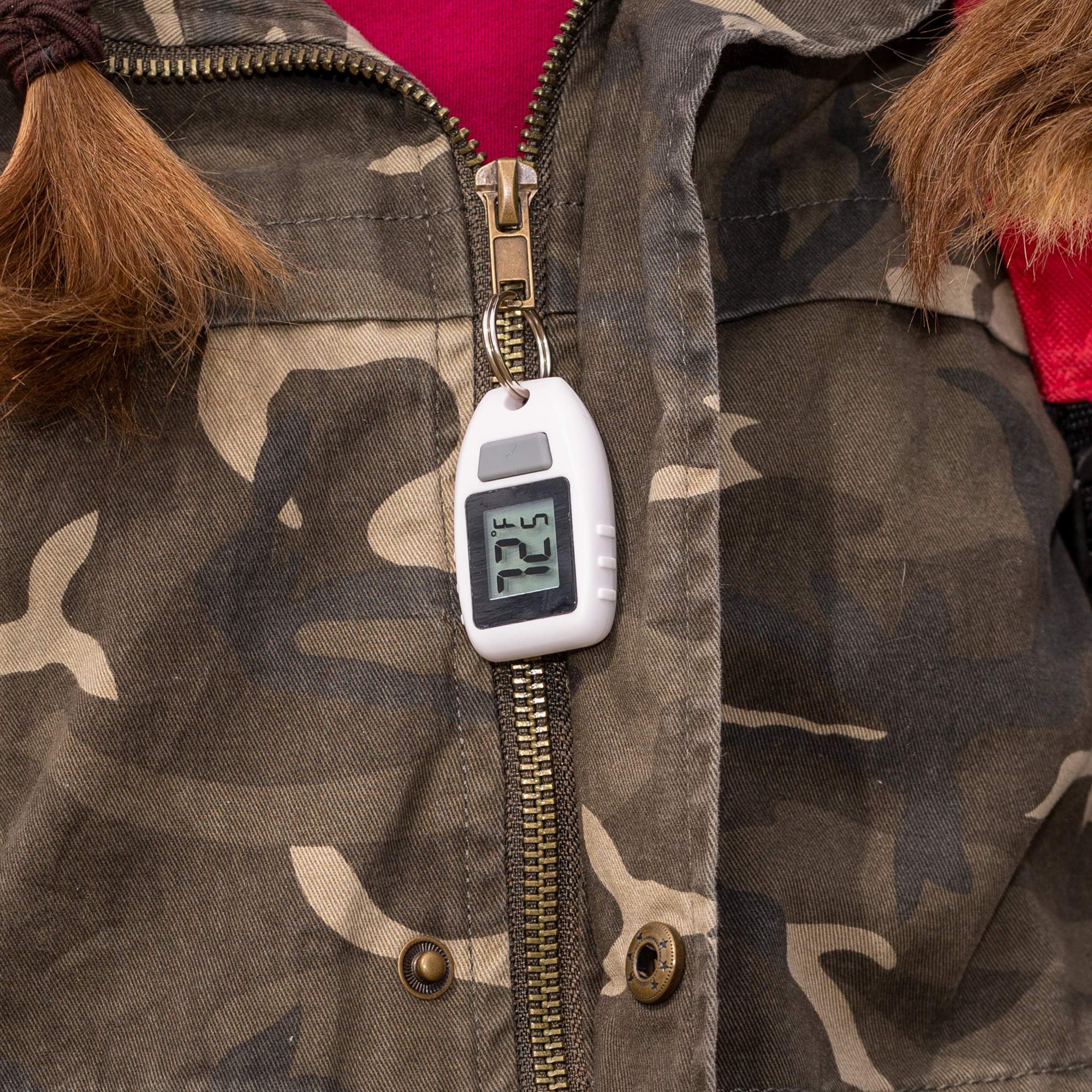 Sun Company Digital Zipogage   Compact Zipperpull Digital Thermometer | For Skiing, Snowboarding, Cold Weather Camping, Snowshoe