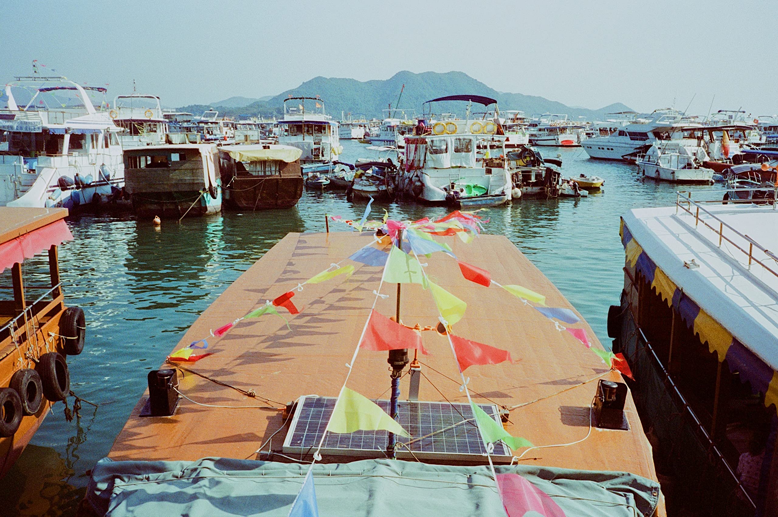 Reto Amber D400 35Mm Color Negative Cine Film, 27 Exposures, Iso400, 135, Cinematic, Motion Picture Style, C41 Process