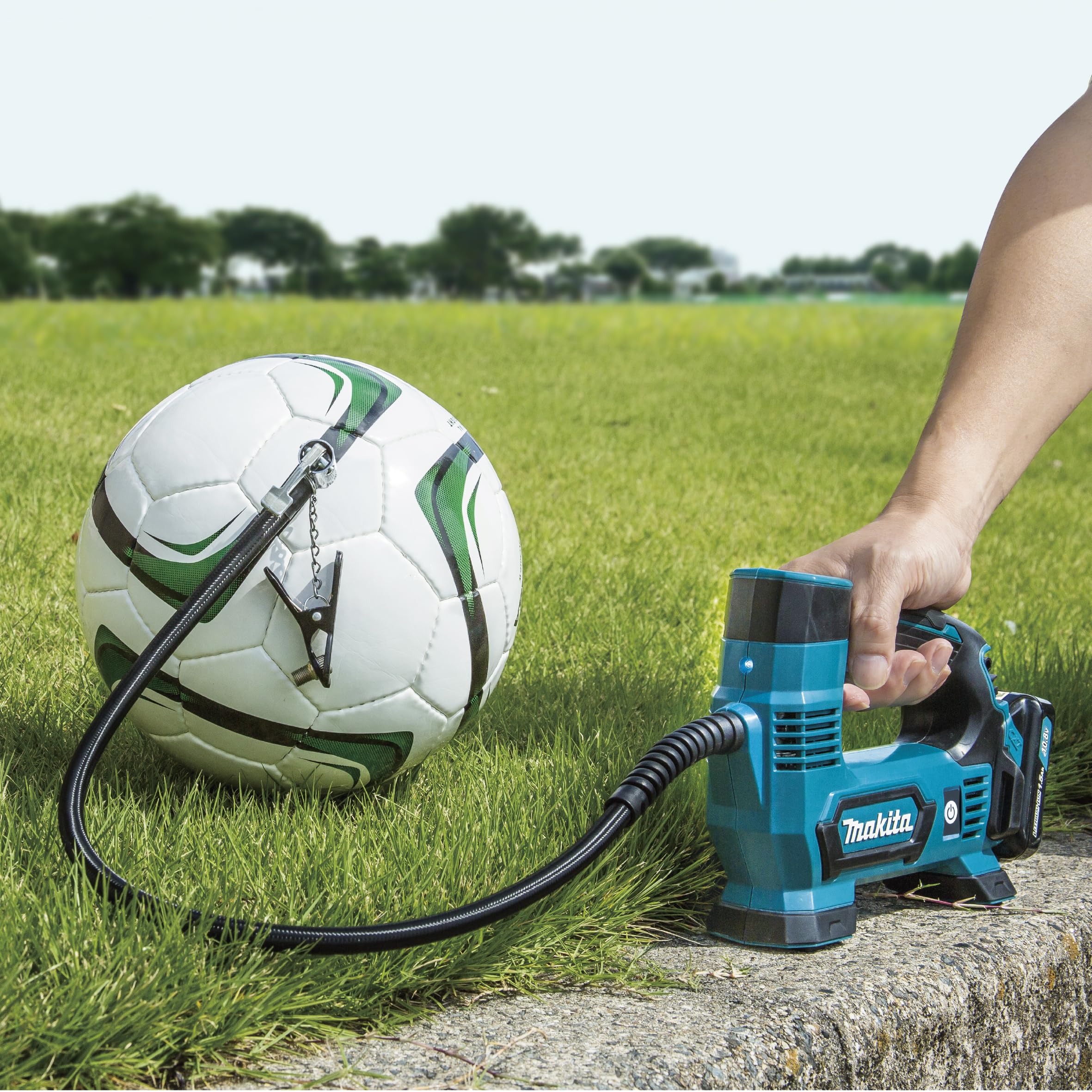 Makita Mp100Dz 12V Max Cxt Lithium Ion Cordless Inflator, Bare Tool Only